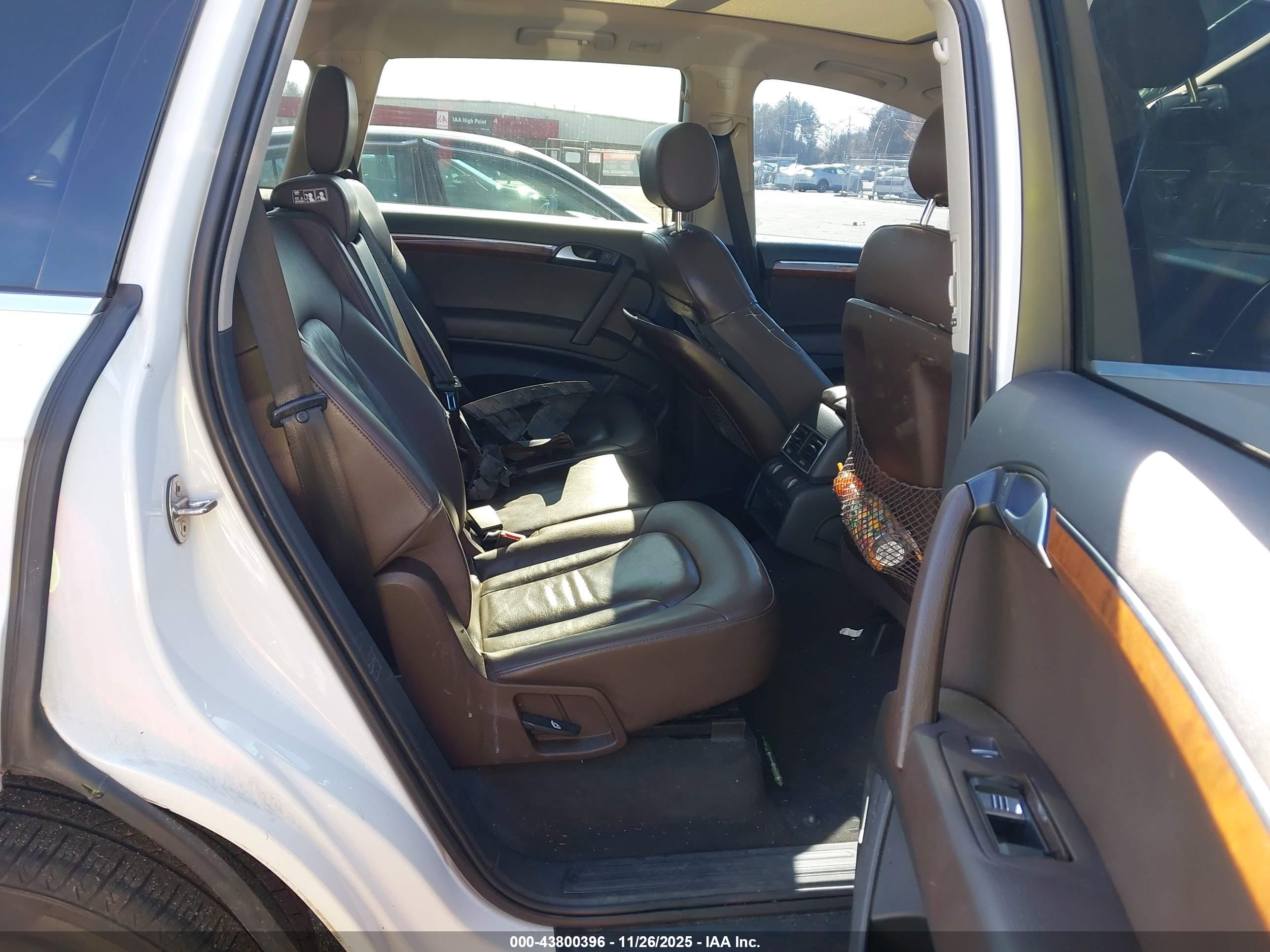 AUDI Q7 image 8
