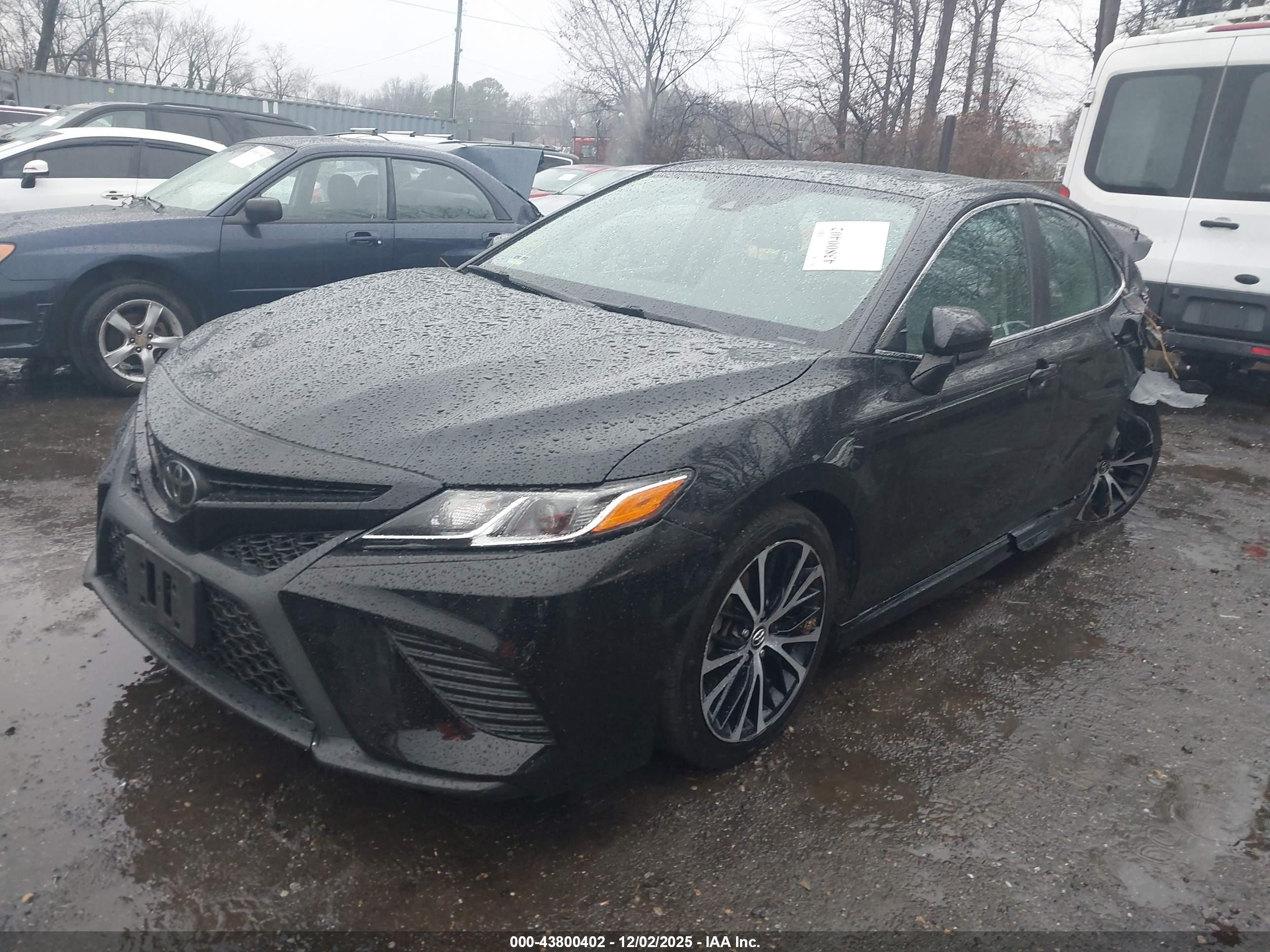 TOYOTA CAMRY image 2