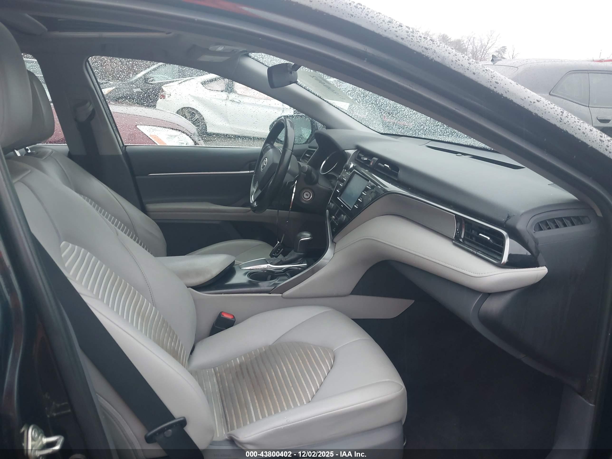 TOYOTA CAMRY image 5