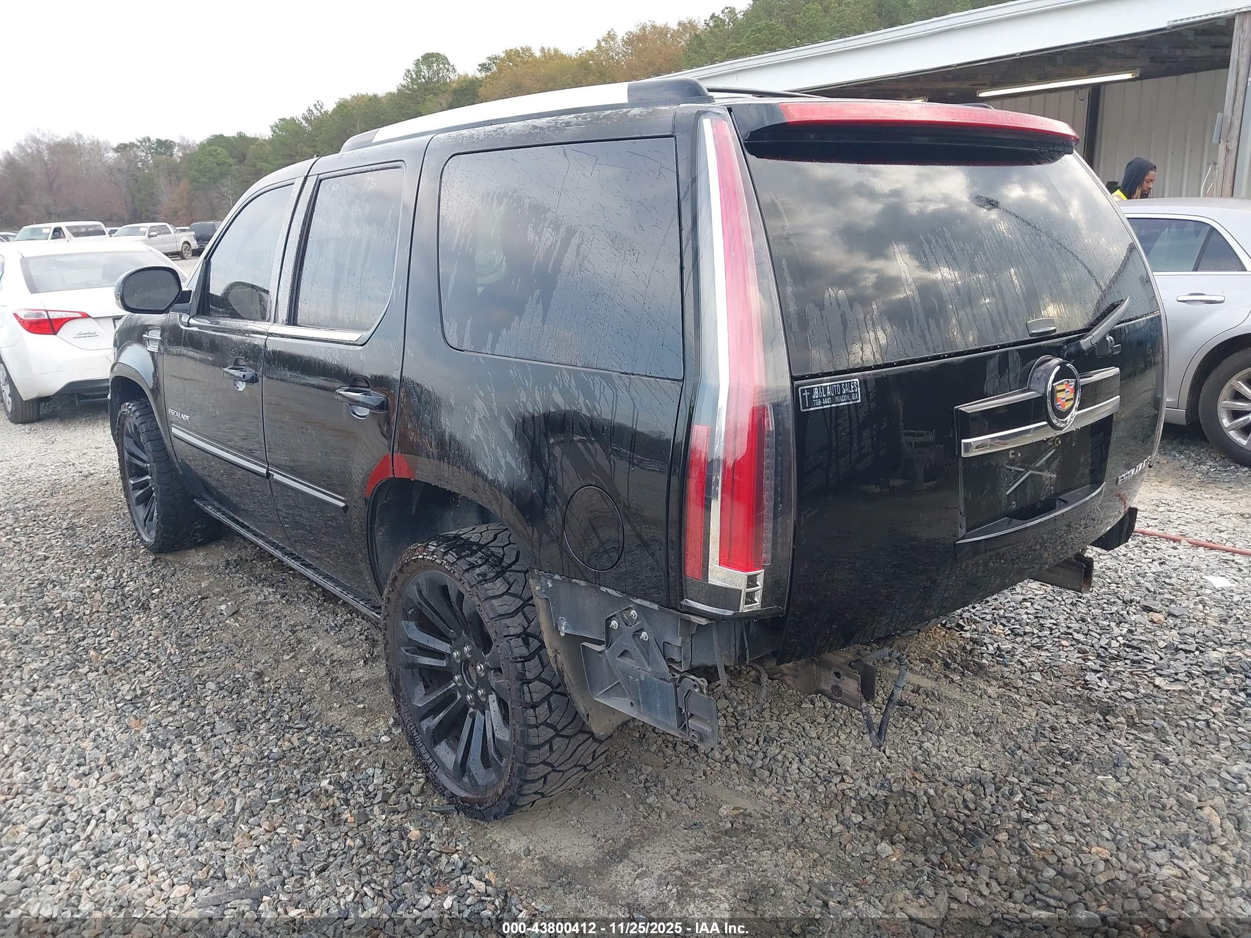 CADILLAC ESCALADE image 3