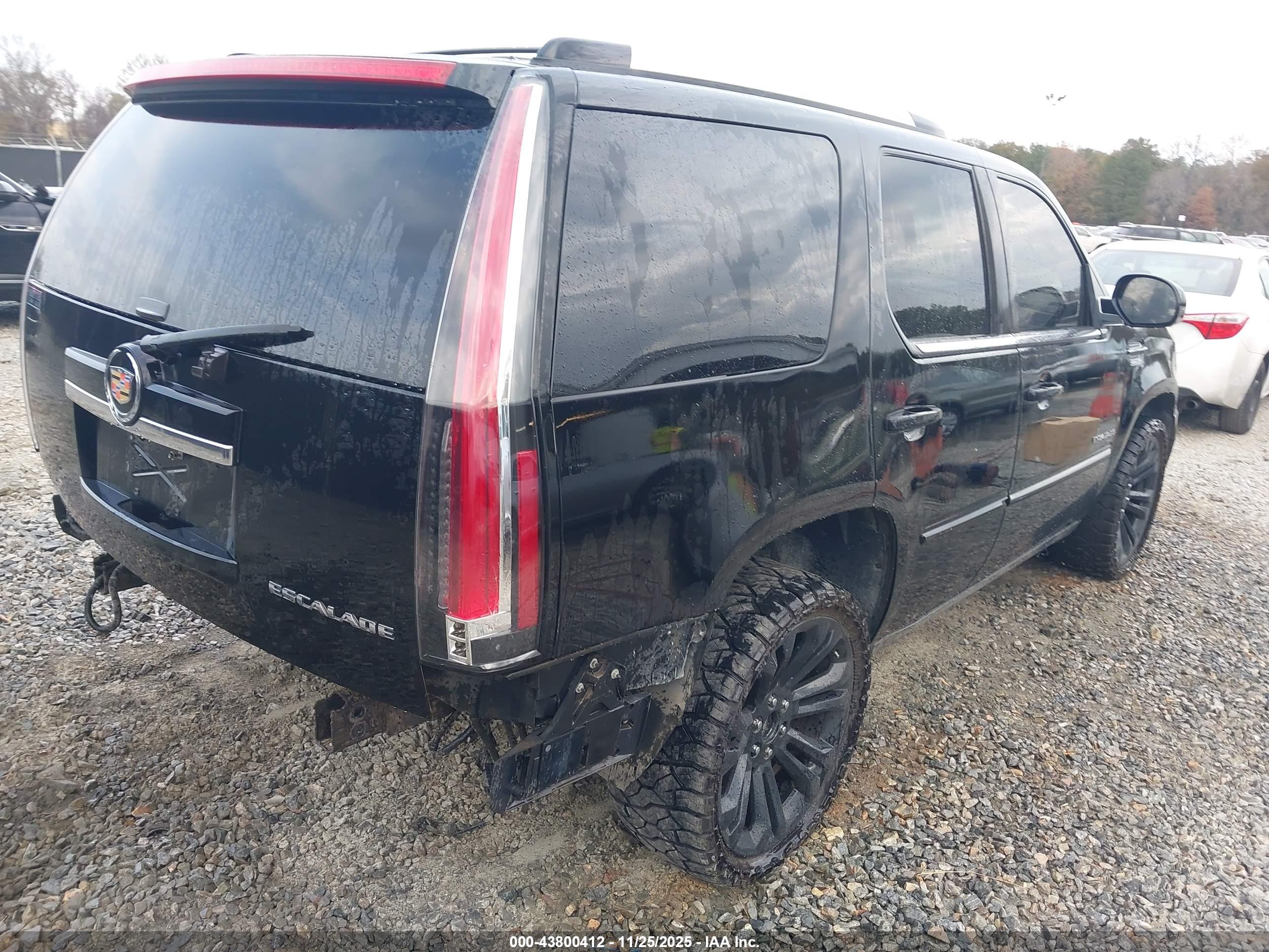 CADILLAC ESCALADE image 4