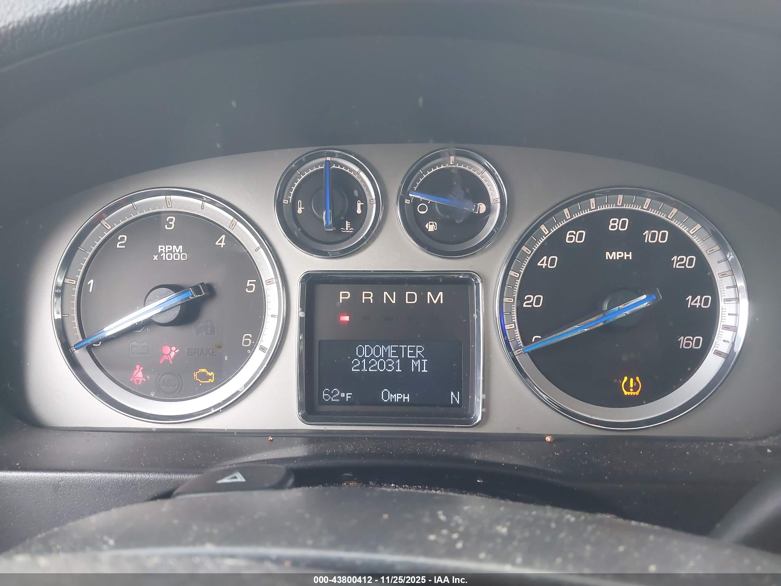 CADILLAC ESCALADE image 7