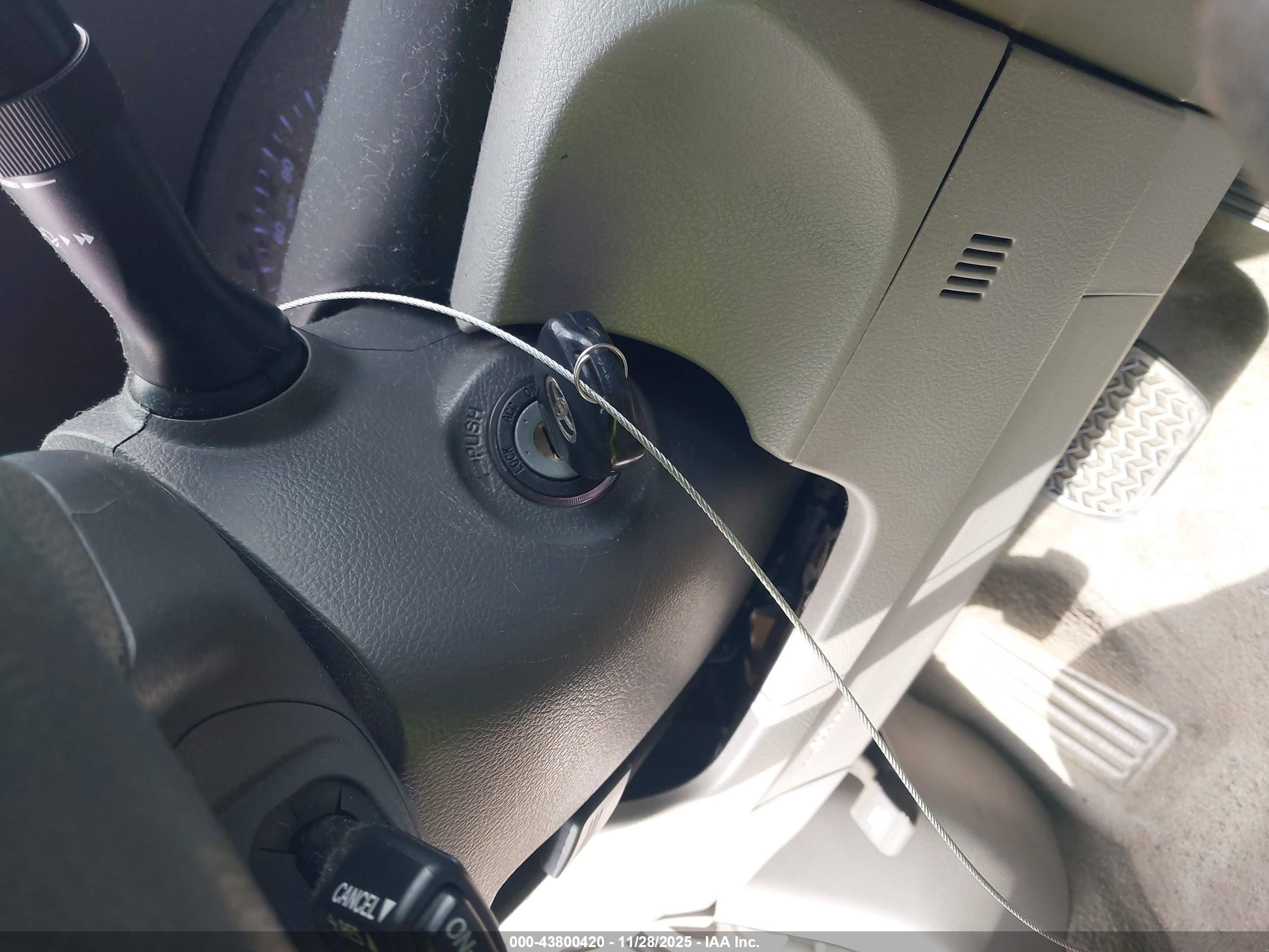 TOYOTA CAMRY image 11