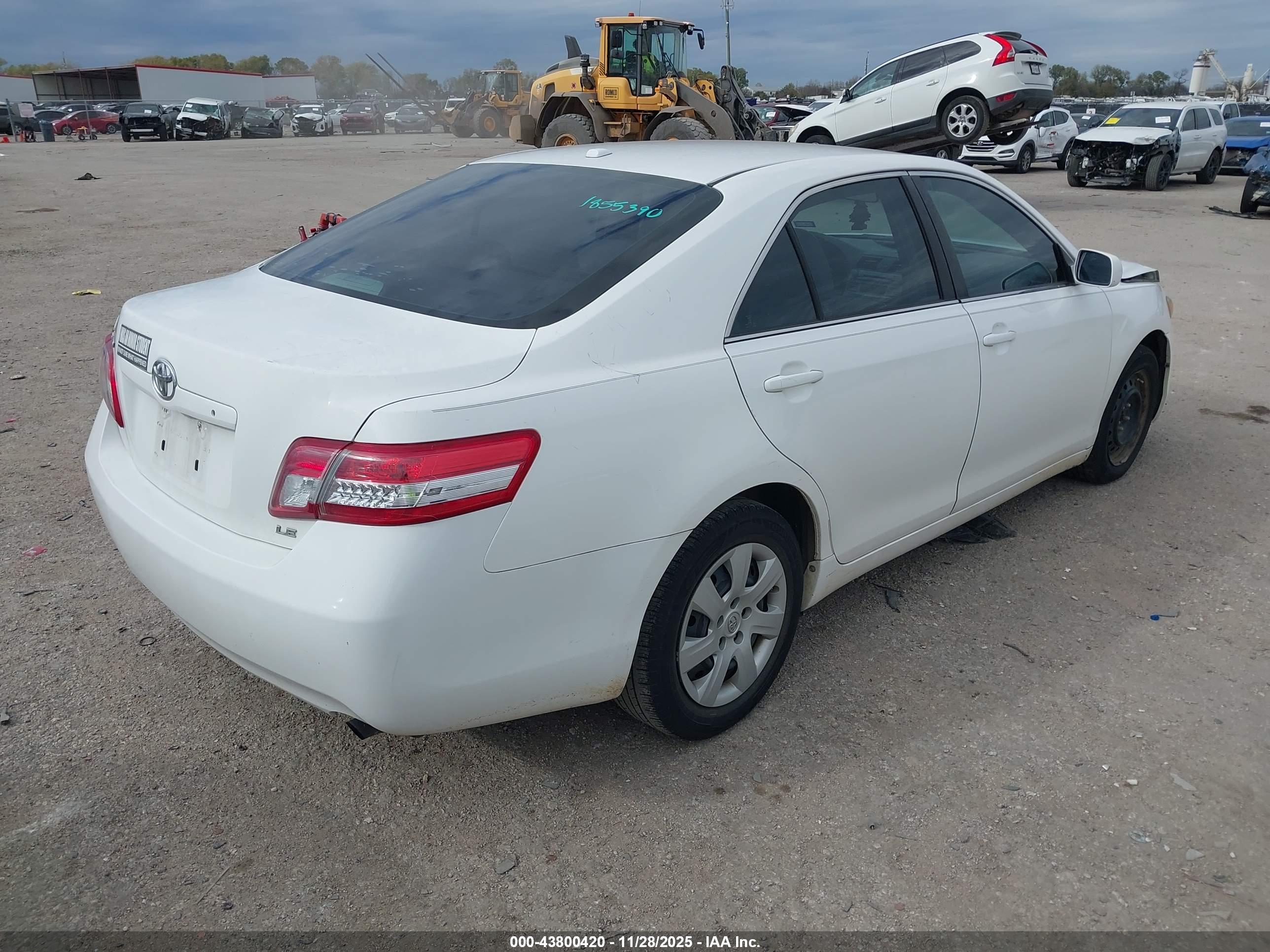 TOYOTA CAMRY image 4