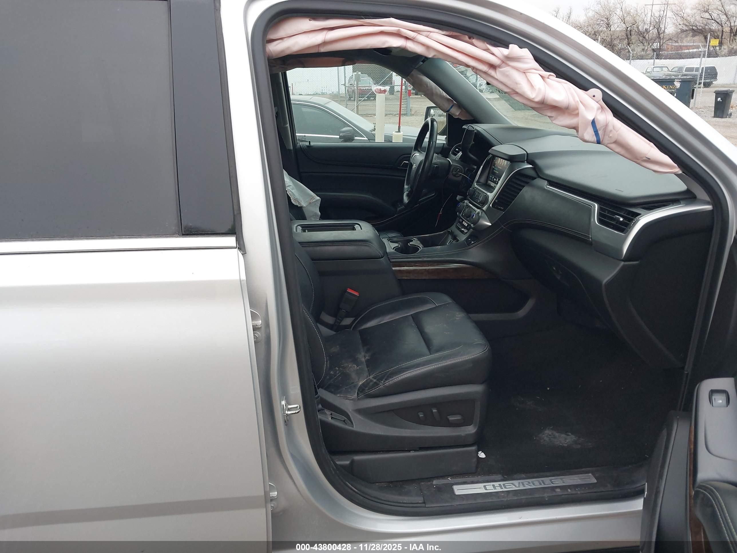 CHEVROLET TAHOE image 5