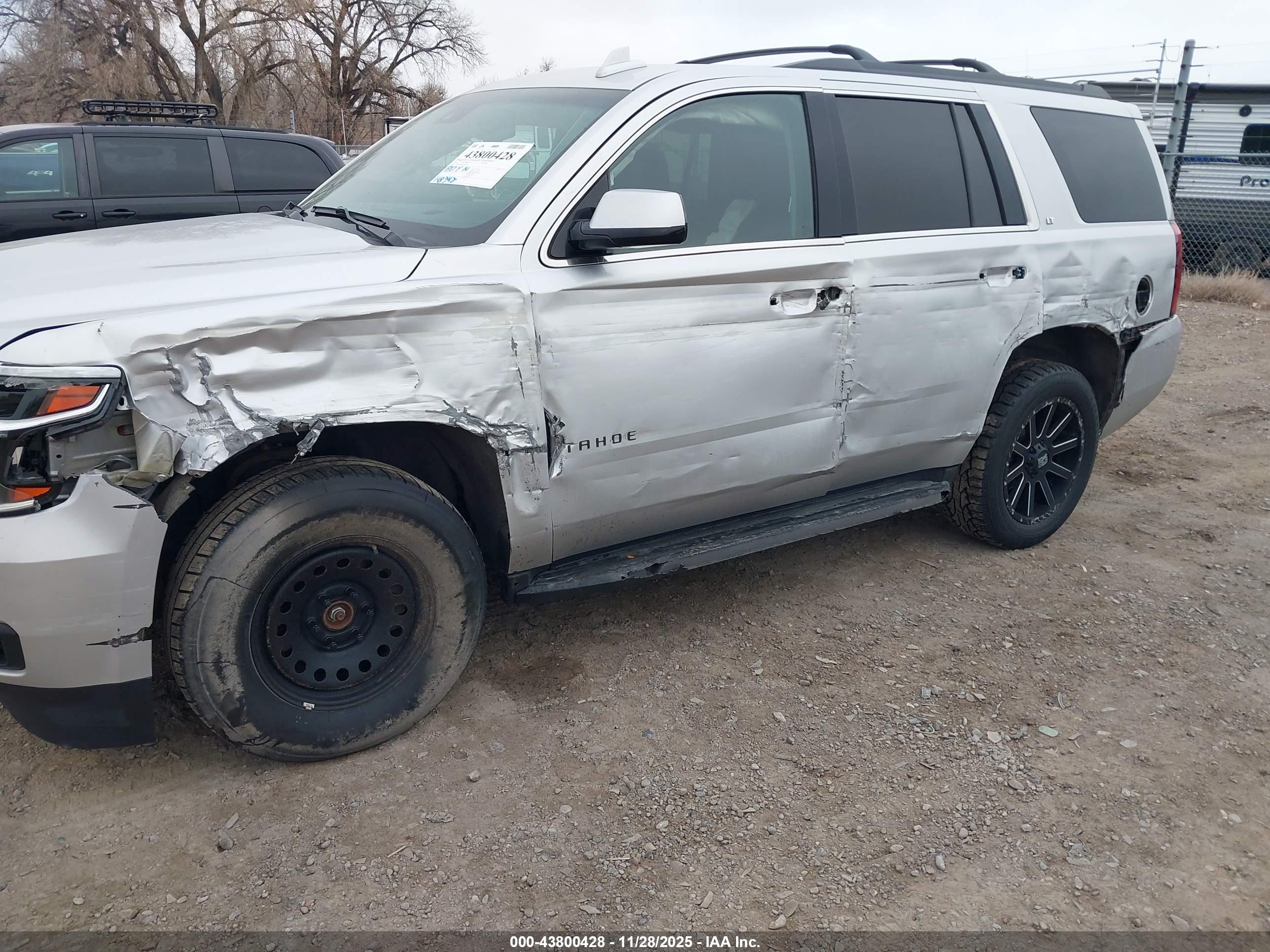 CHEVROLET TAHOE image 6