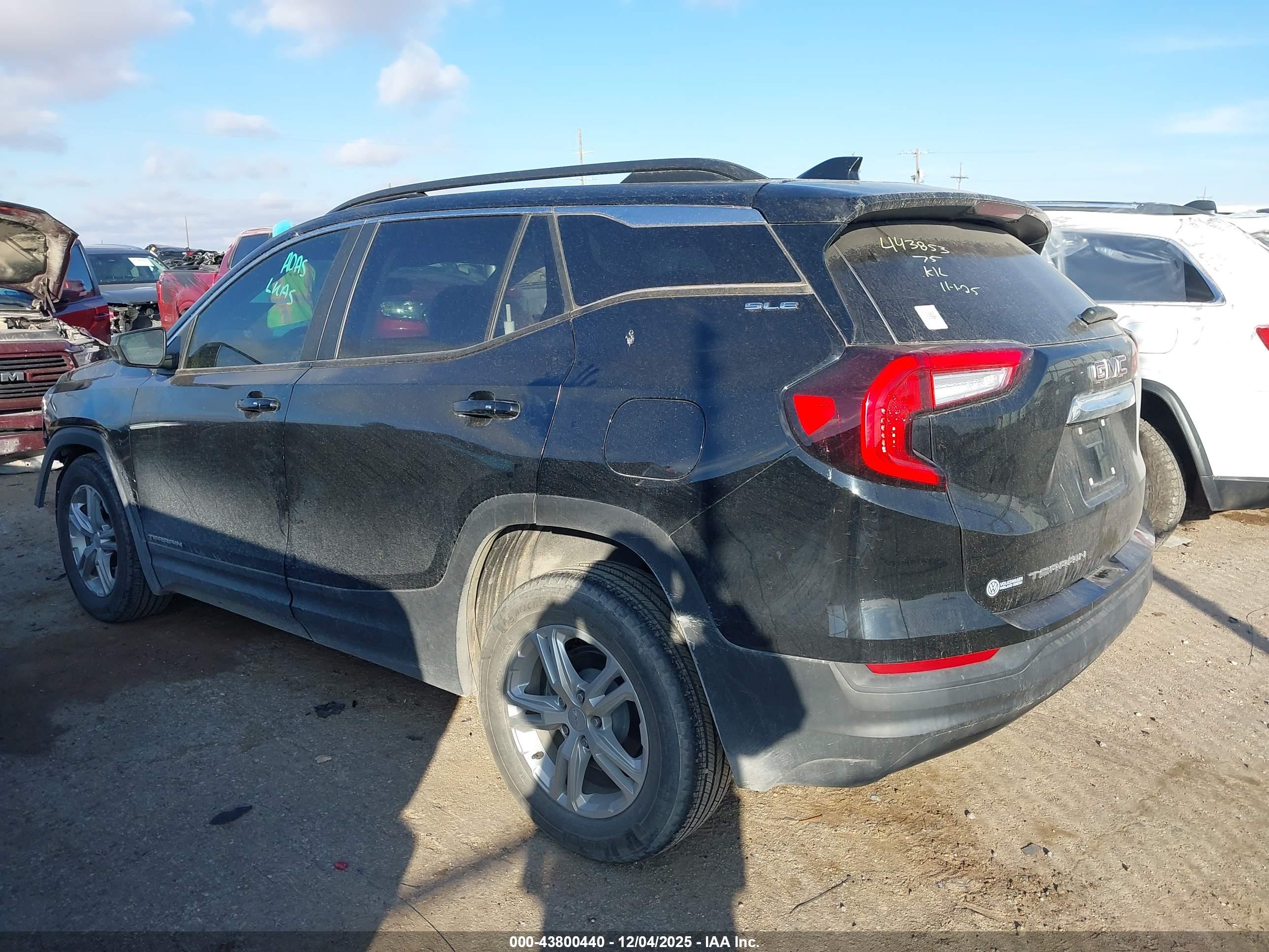 GMC TERRAIN image 3