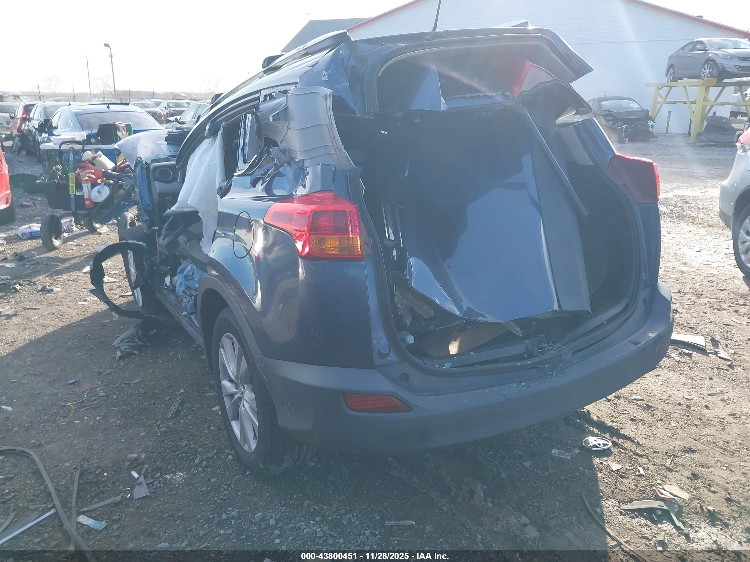 TOYOTA RAV4 image 3