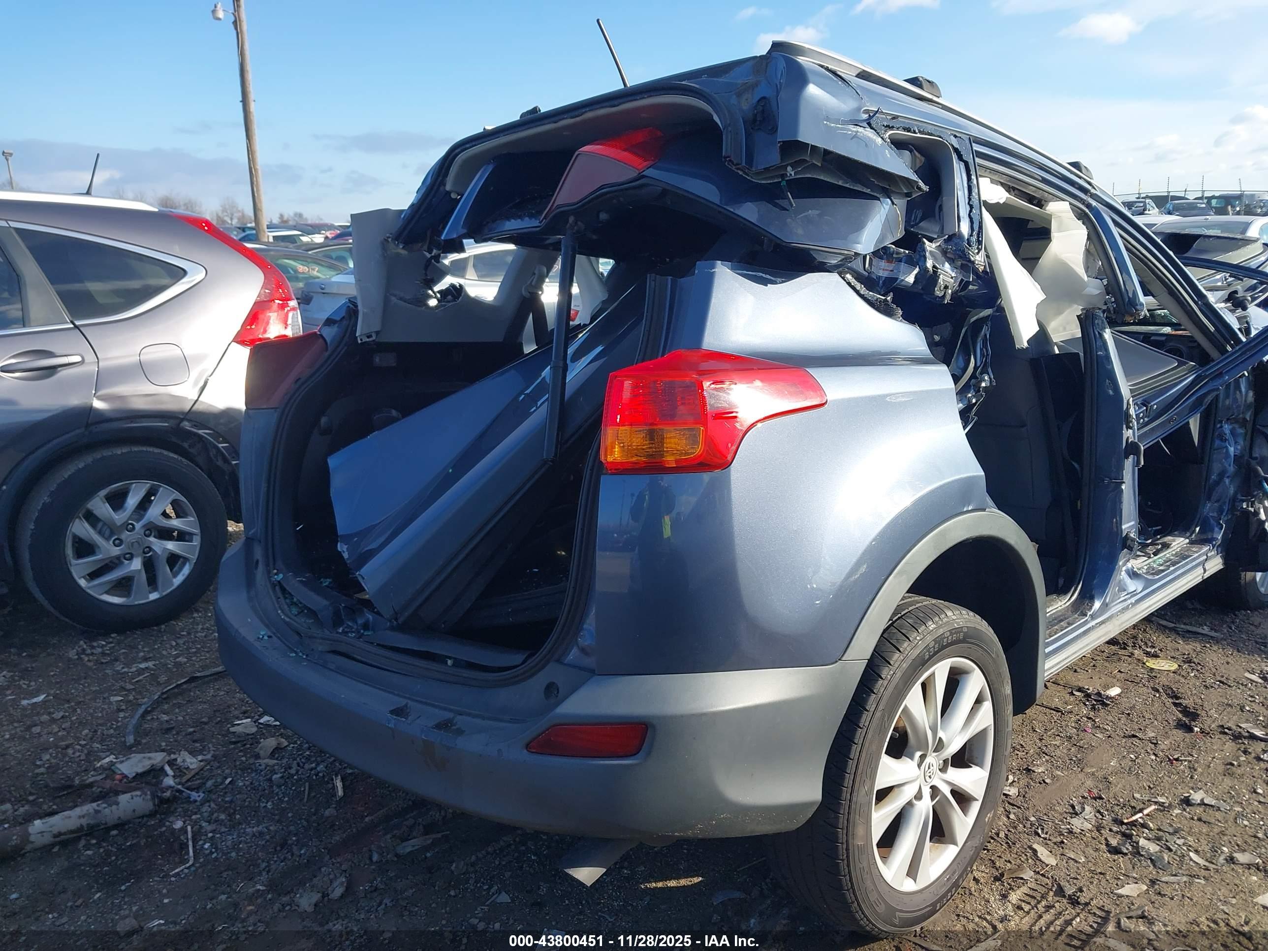 TOYOTA RAV4 image 4