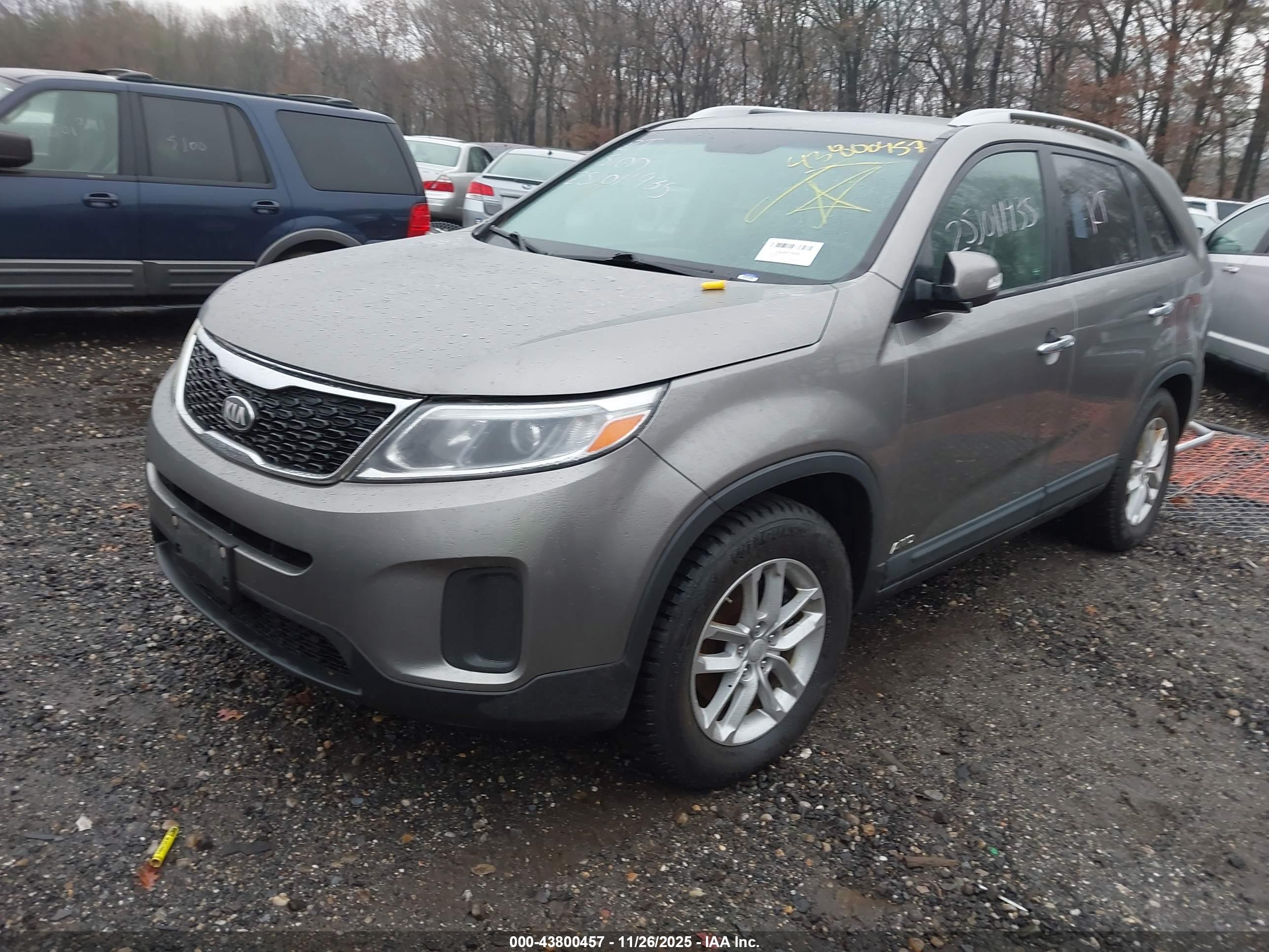 KIA SORENTO image 2