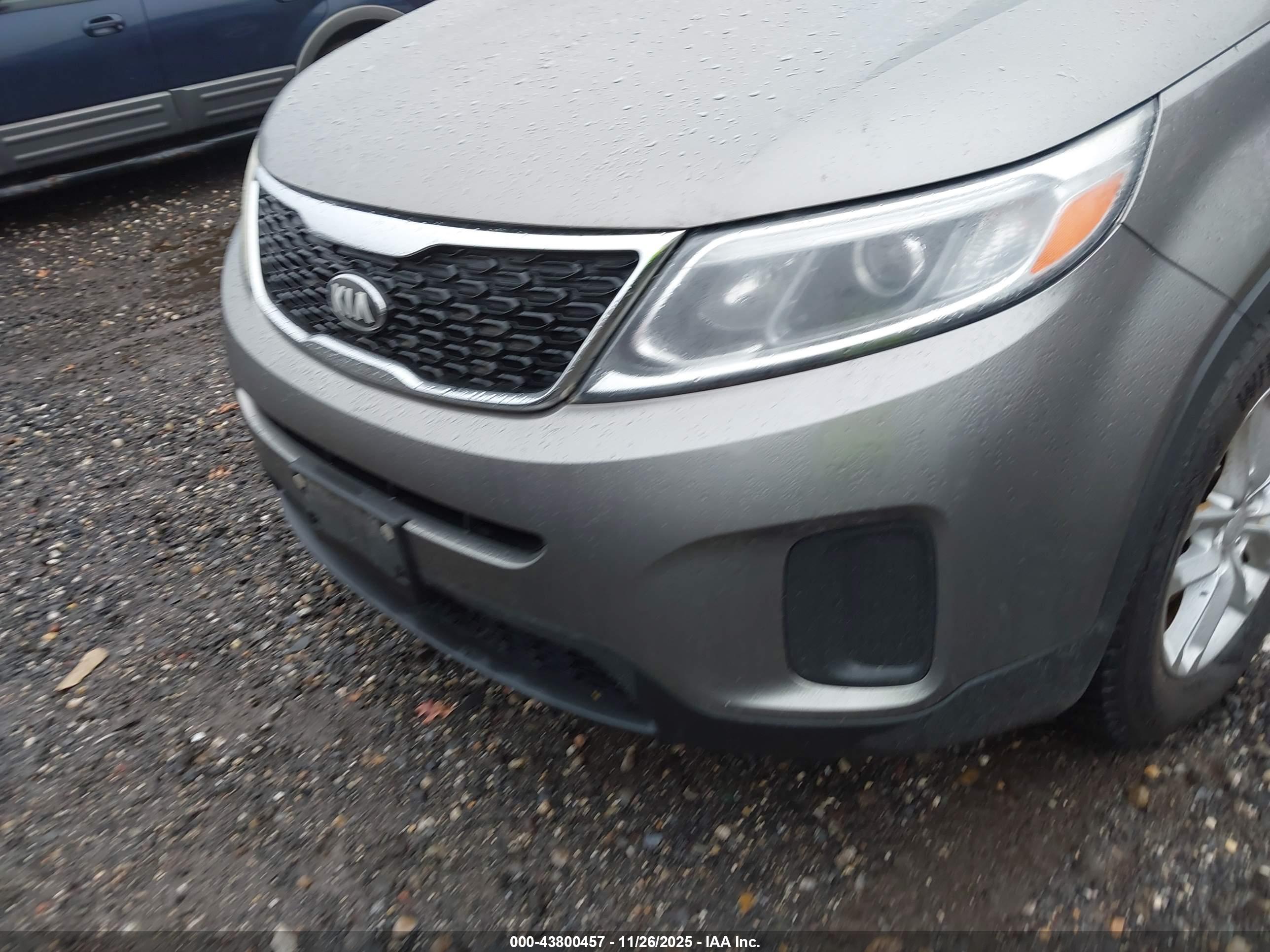 KIA SORENTO image 6