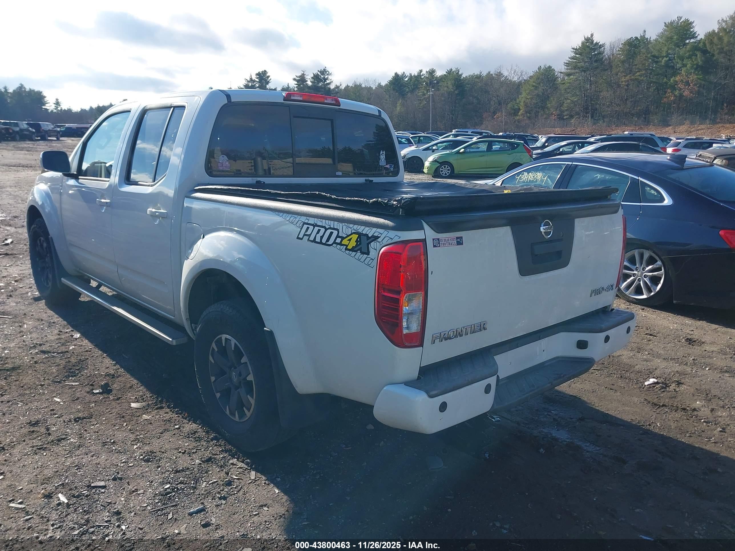 NISSAN FRONTIER image 3