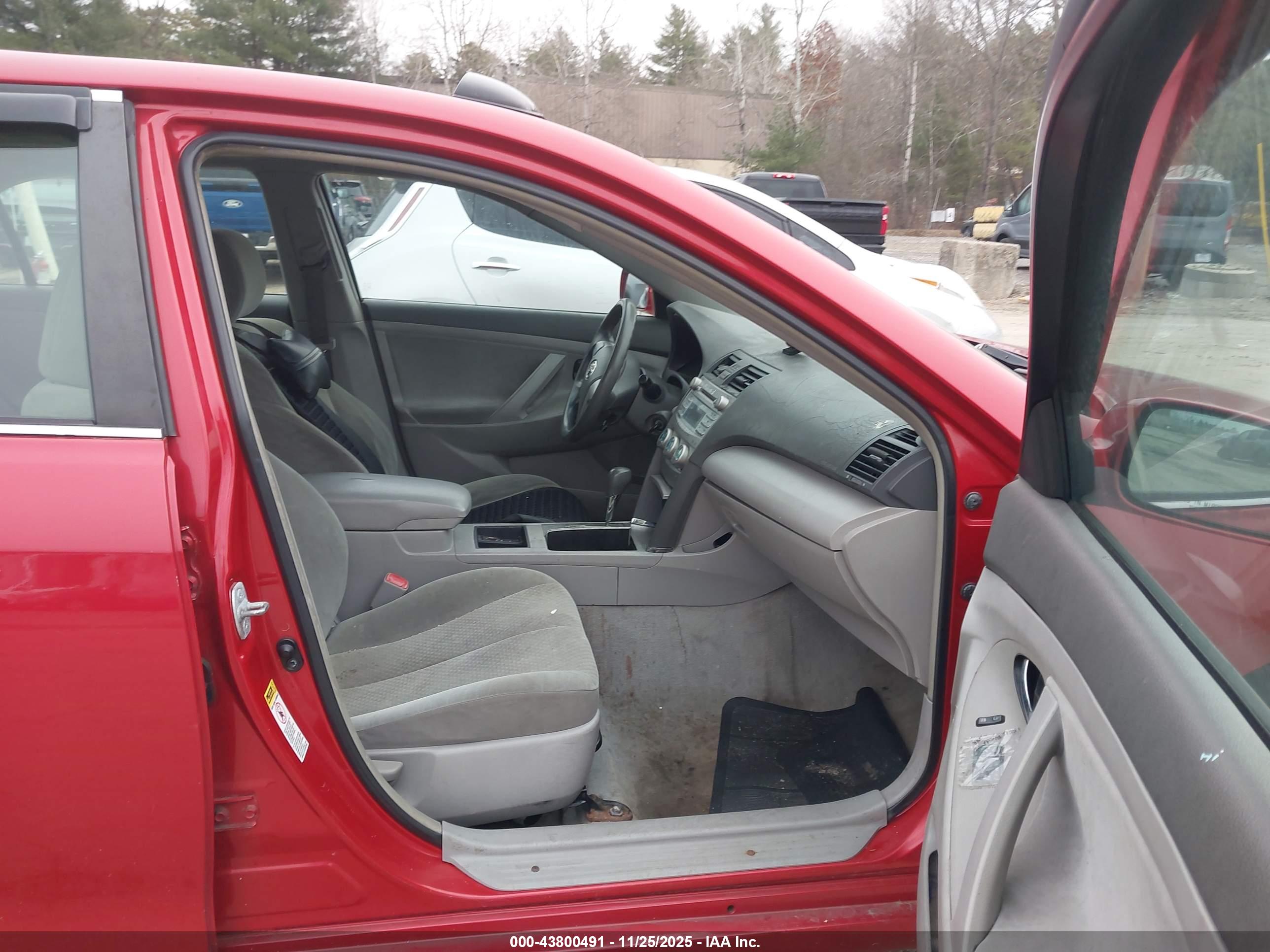 TOYOTA CAMRY image 5
