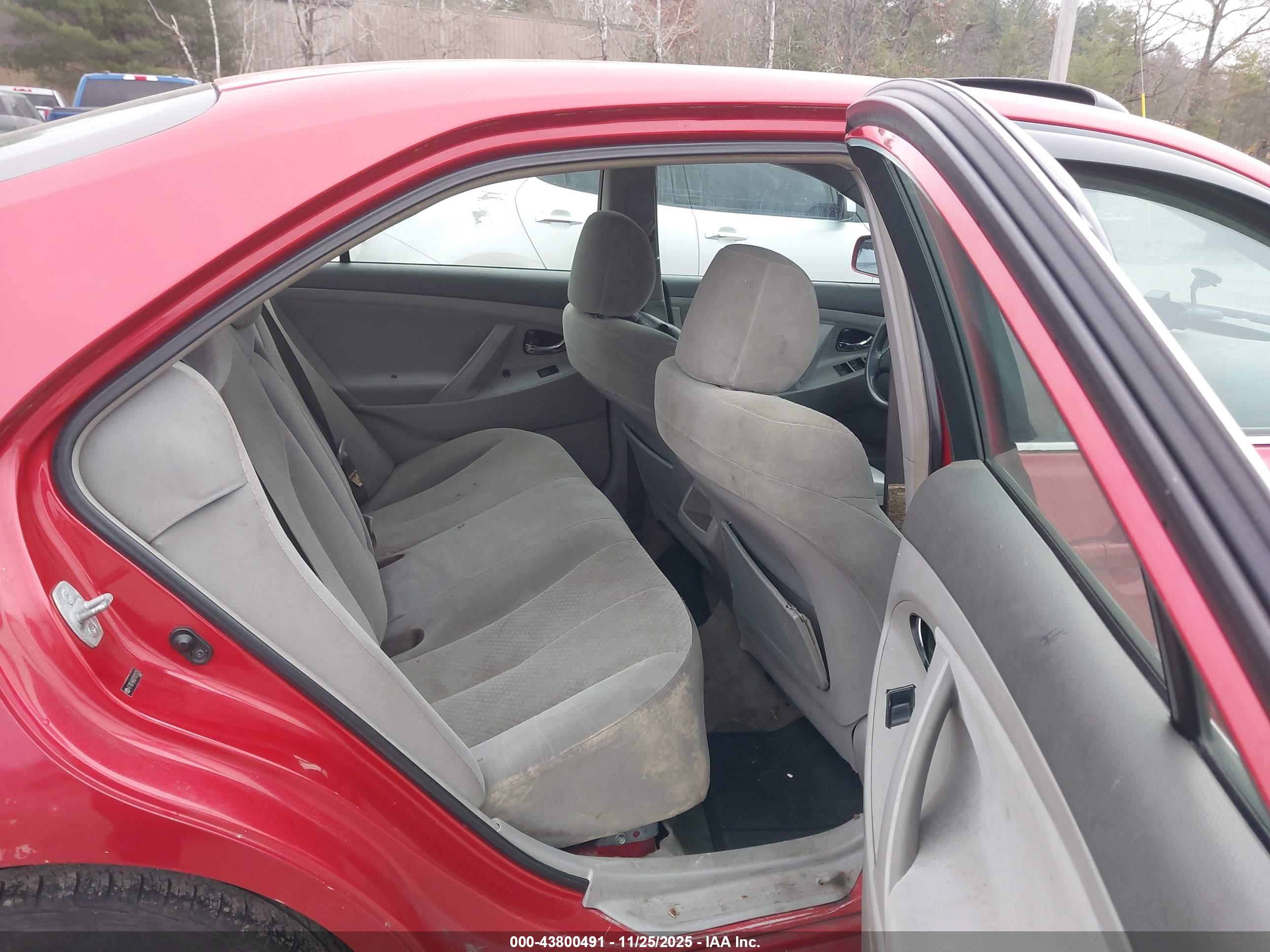 TOYOTA CAMRY image 8