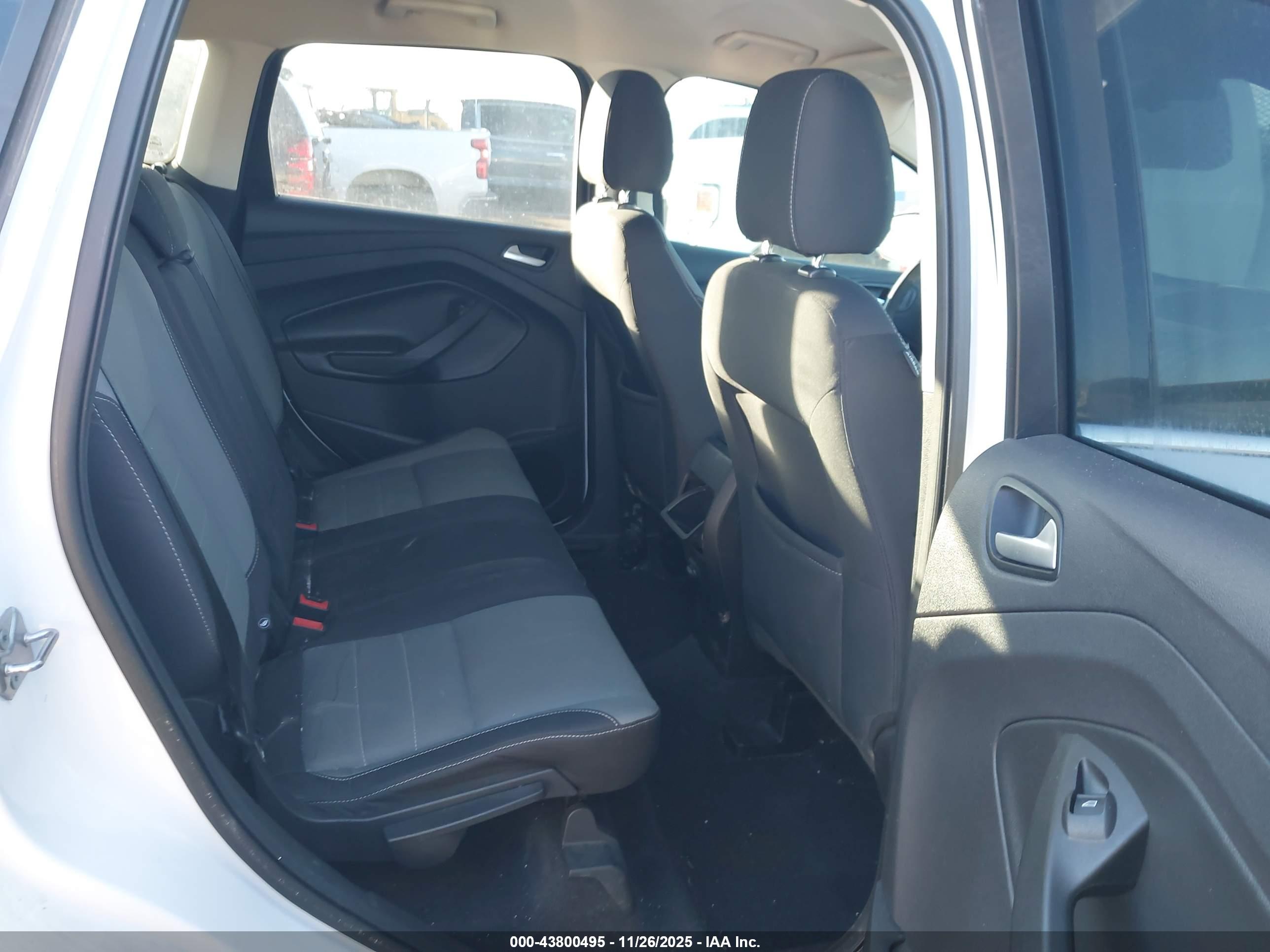 FORD ESCAPE image 8