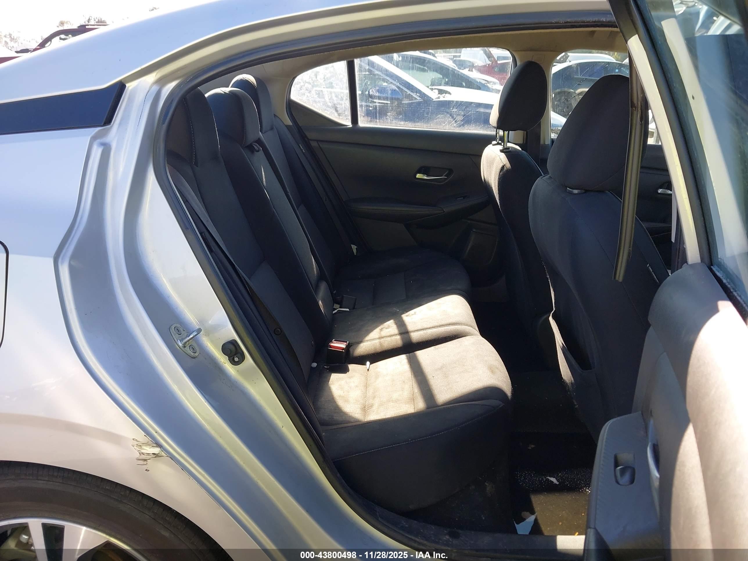 NISSAN SENTRA image 8