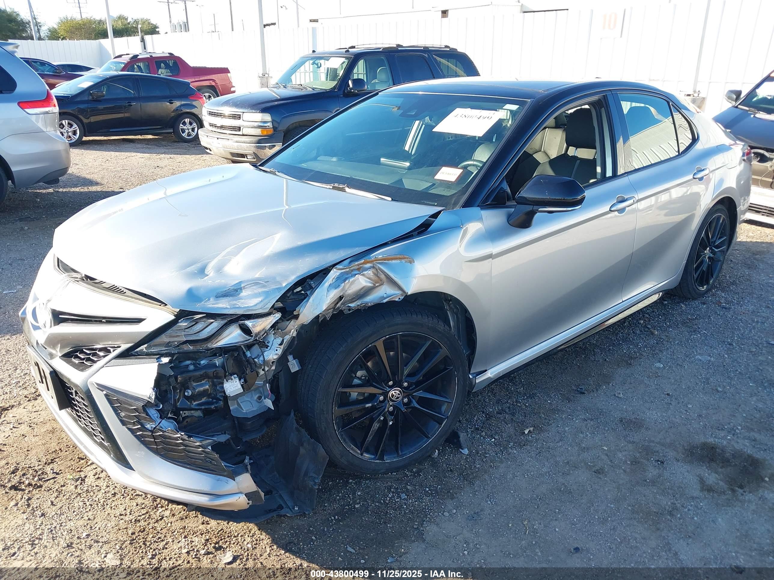 TOYOTA CAMRY image 2