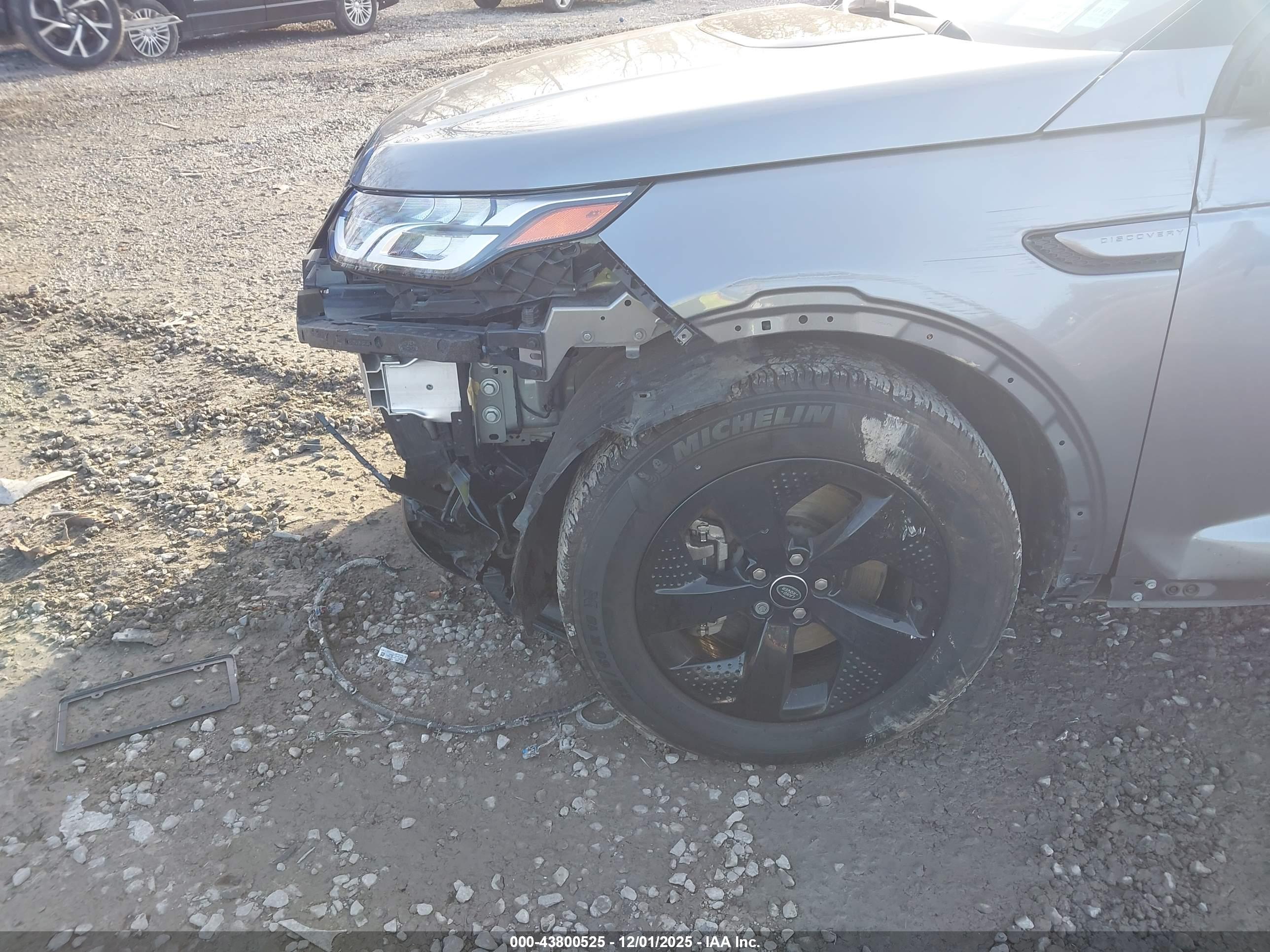 LAND ROVER image 6