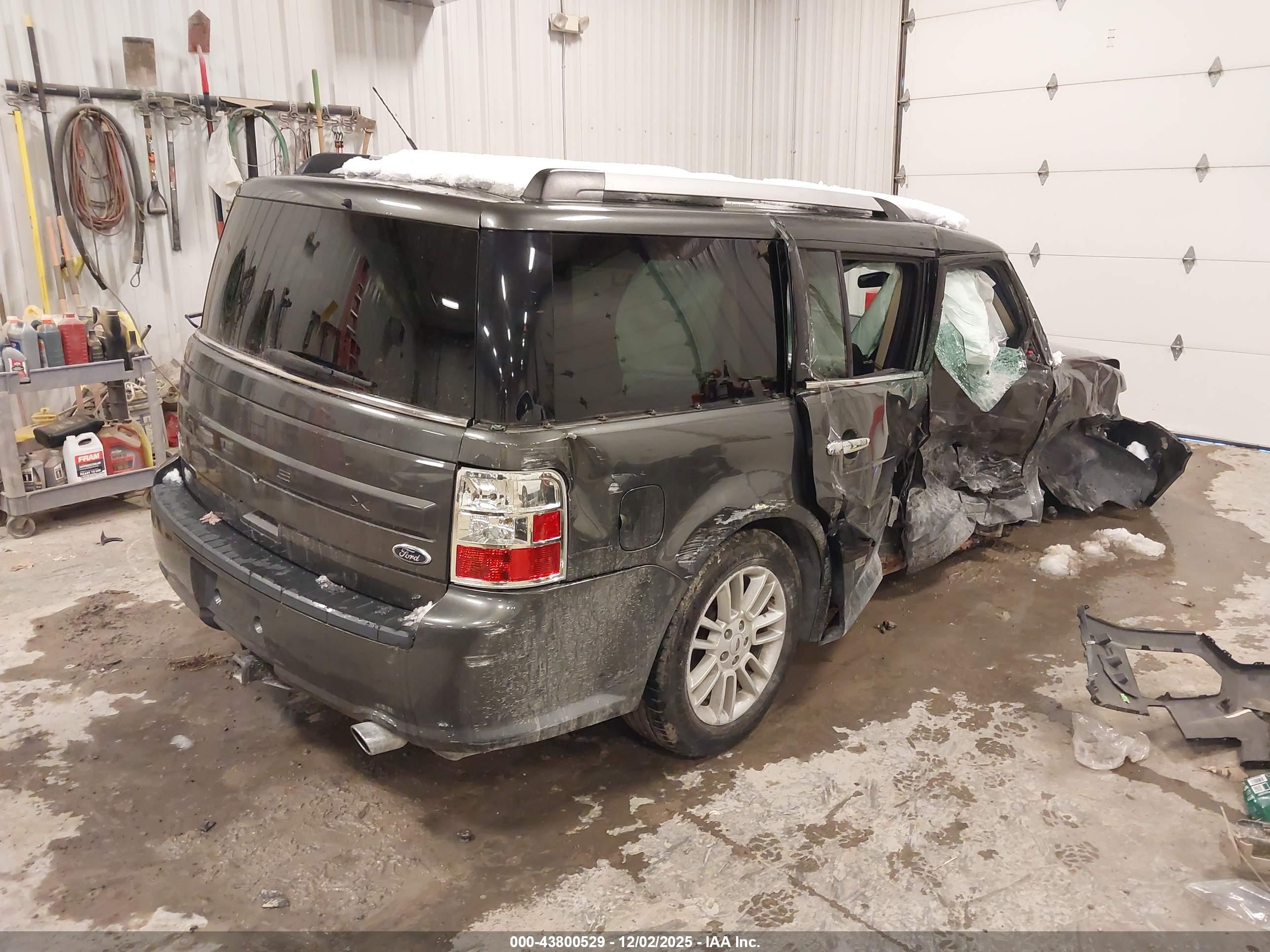 FORD FLEX image 4