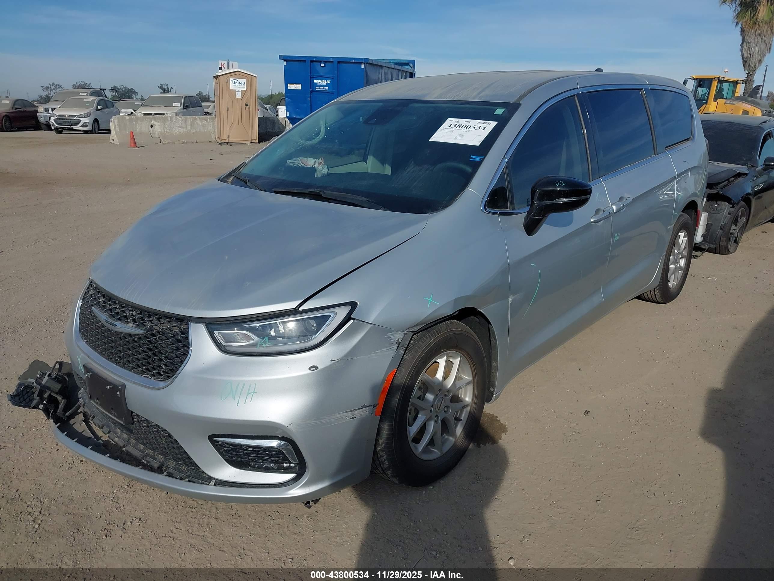 CHRYSLER PACIFICA image 2