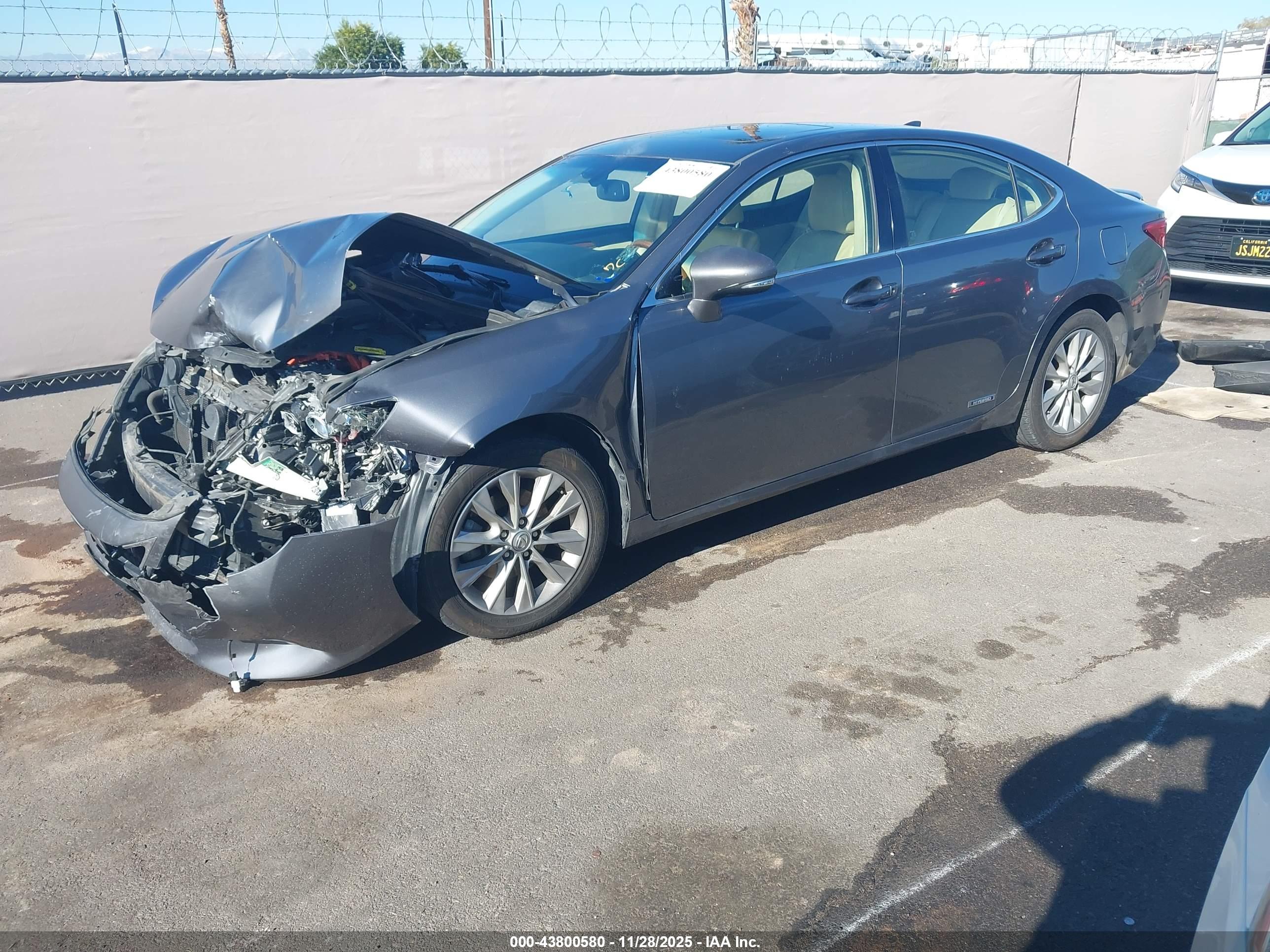 LEXUS ES image 2