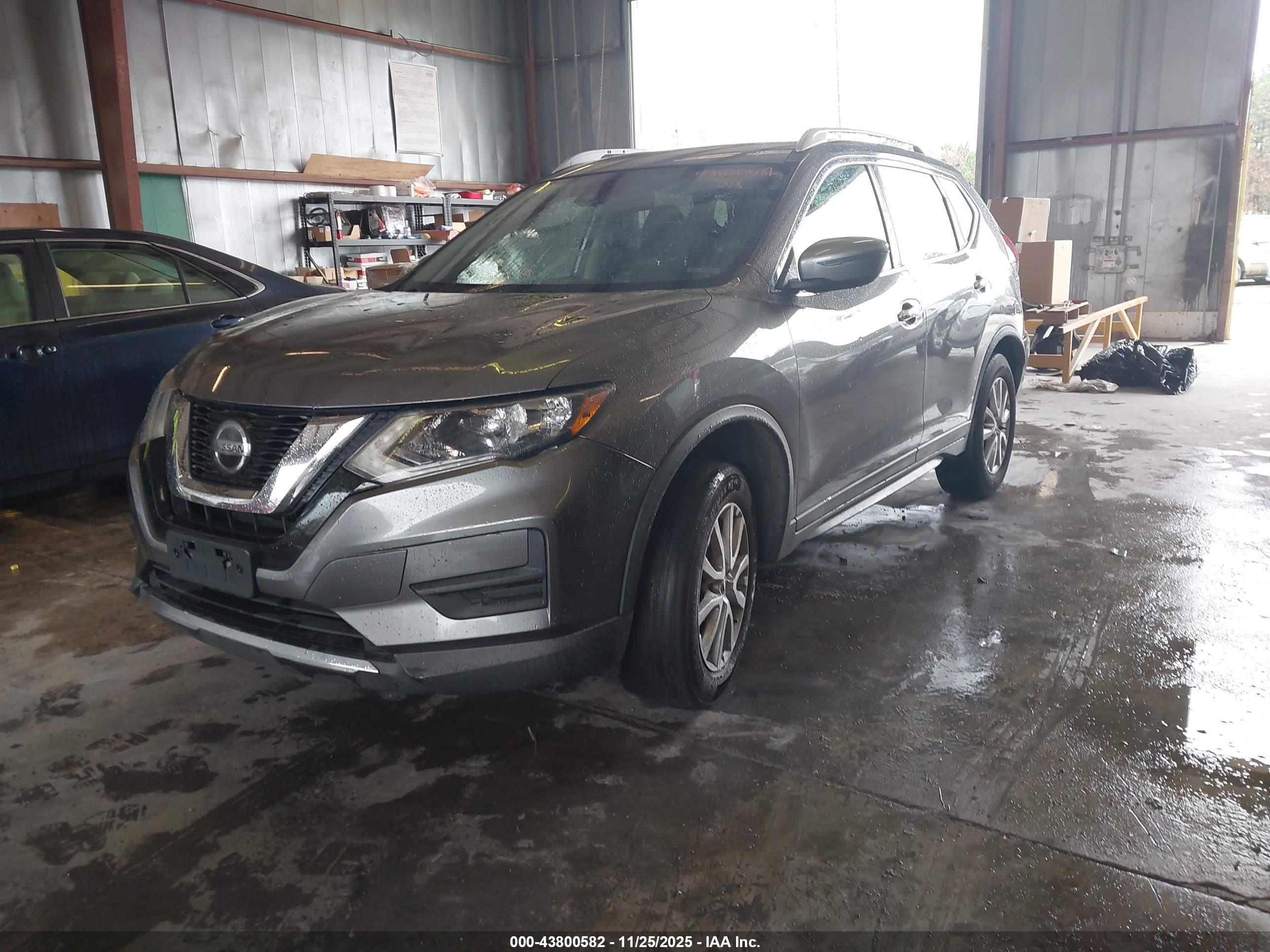 NISSAN ROGUE image 2