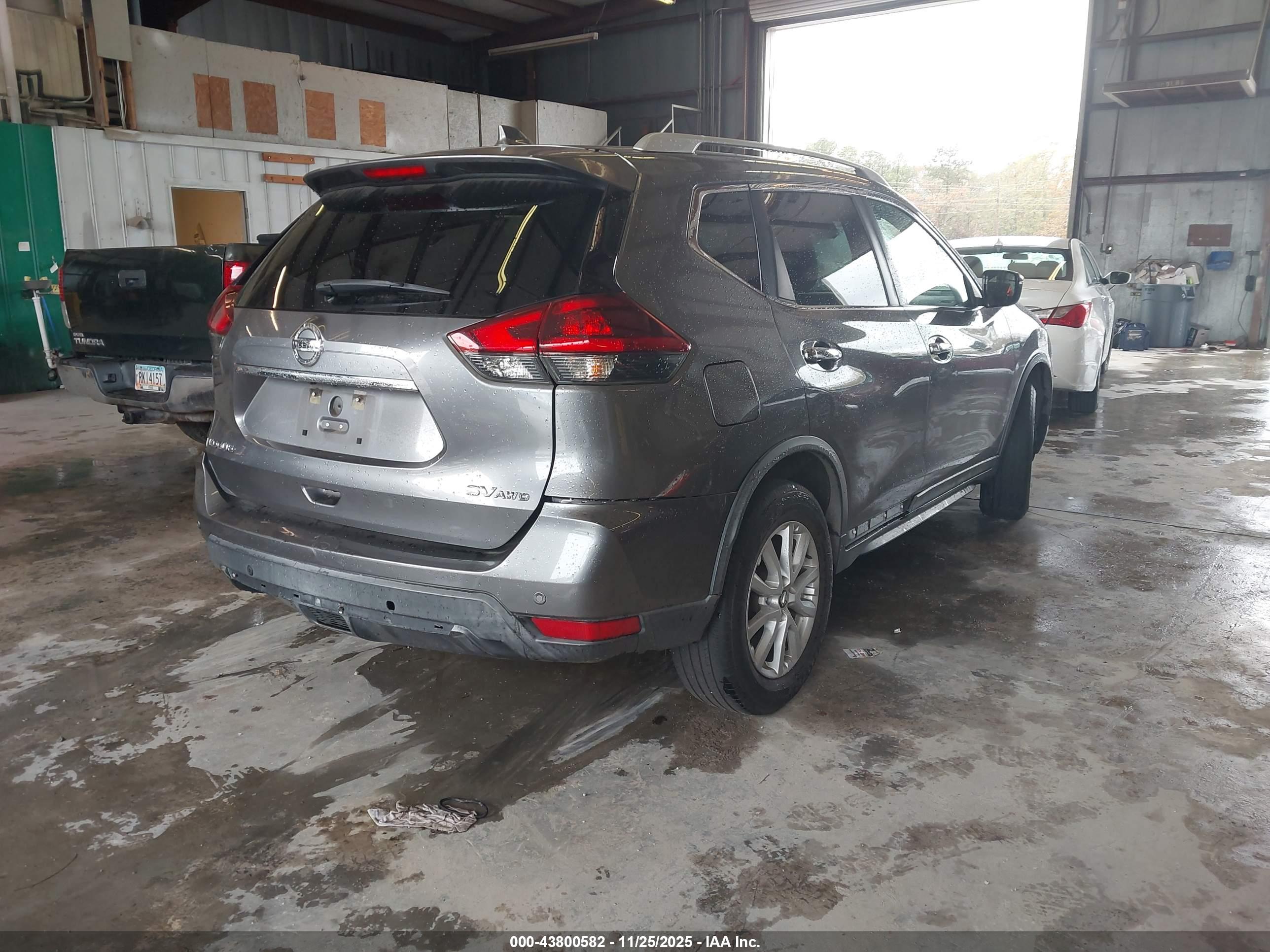 NISSAN ROGUE image 4