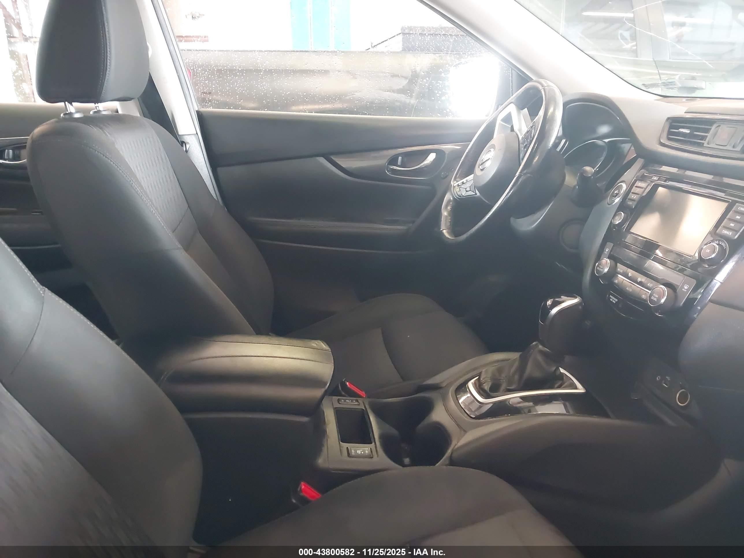 NISSAN ROGUE image 5