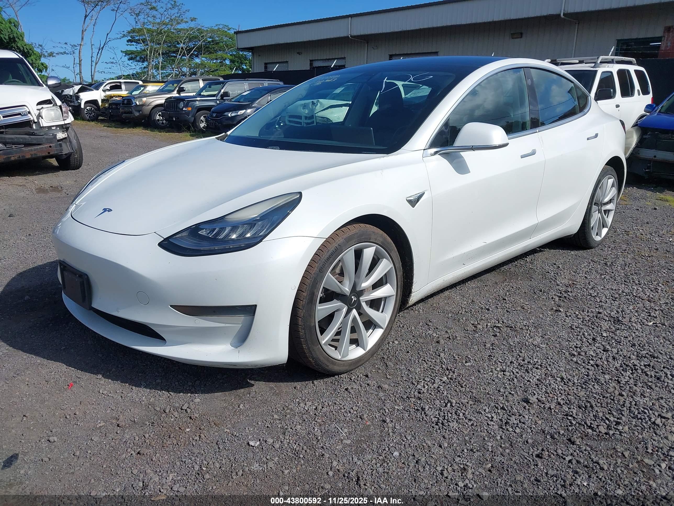 TESLA MODEL image 2