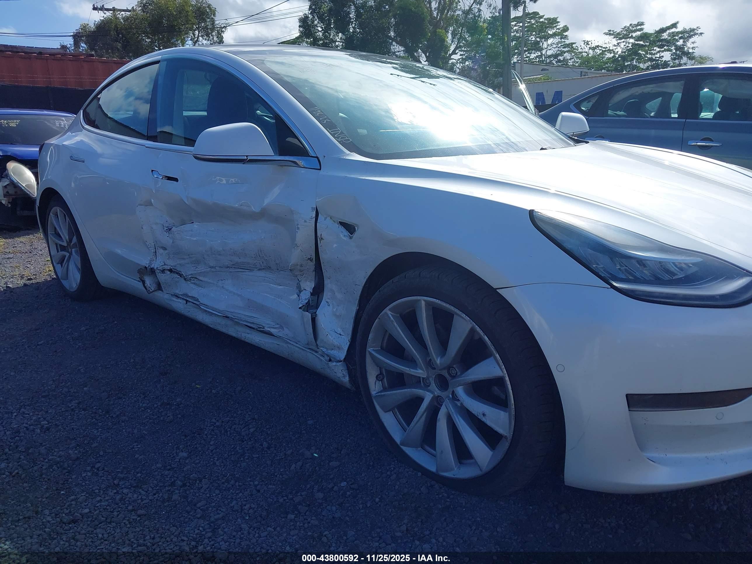 TESLA MODEL image 6