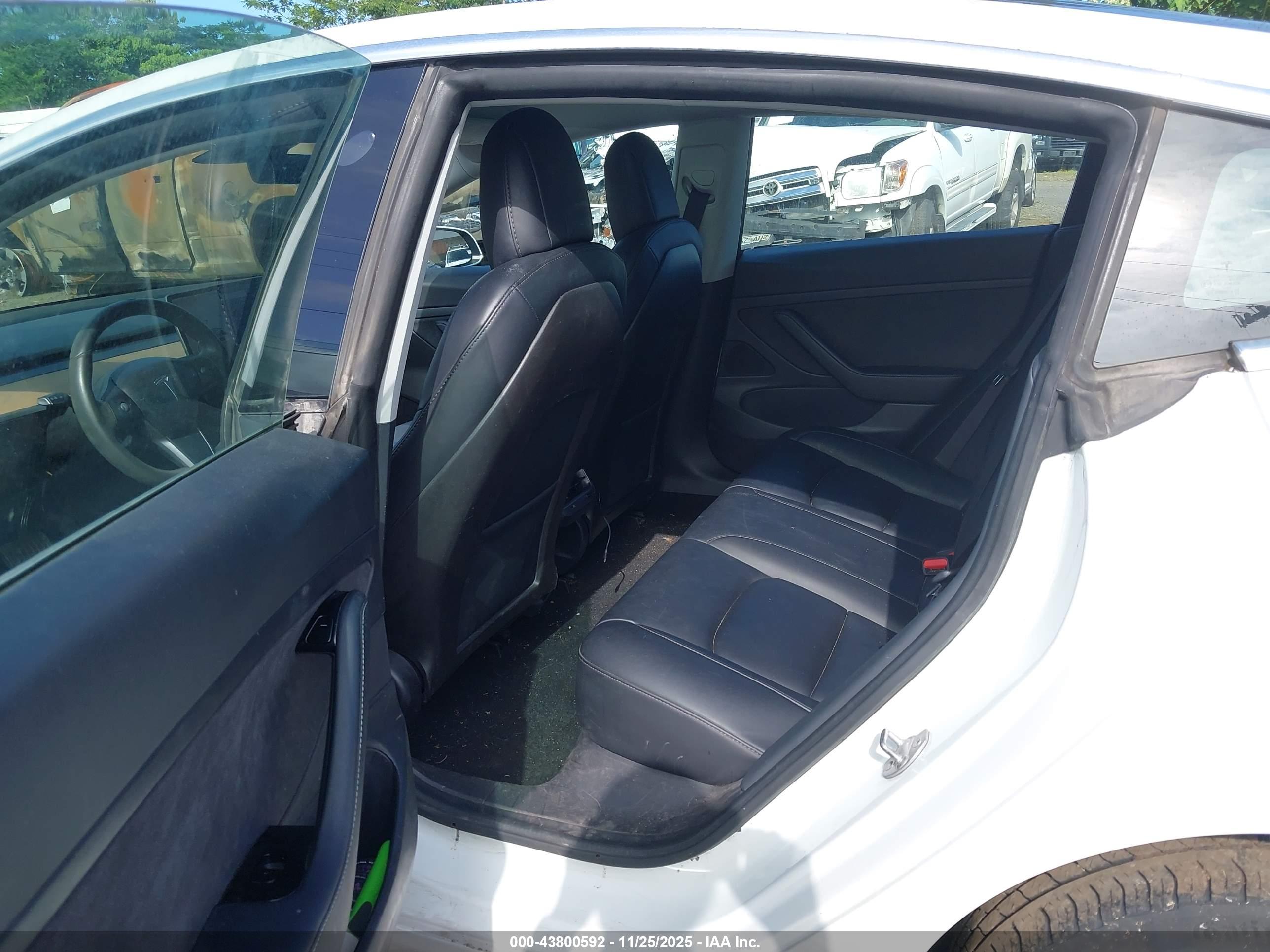 TESLA MODEL image 8