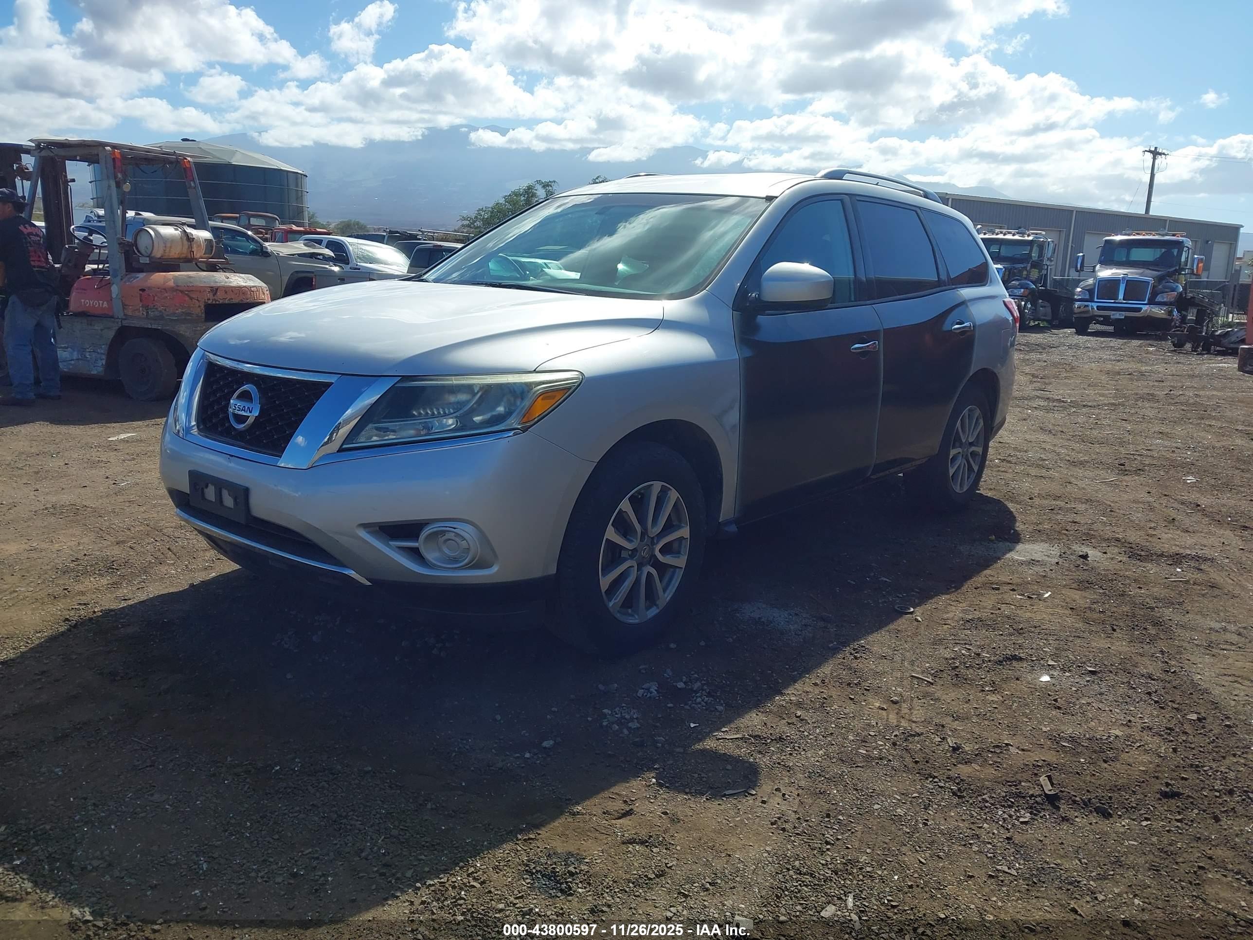 NISSAN PATHFINDER image 2