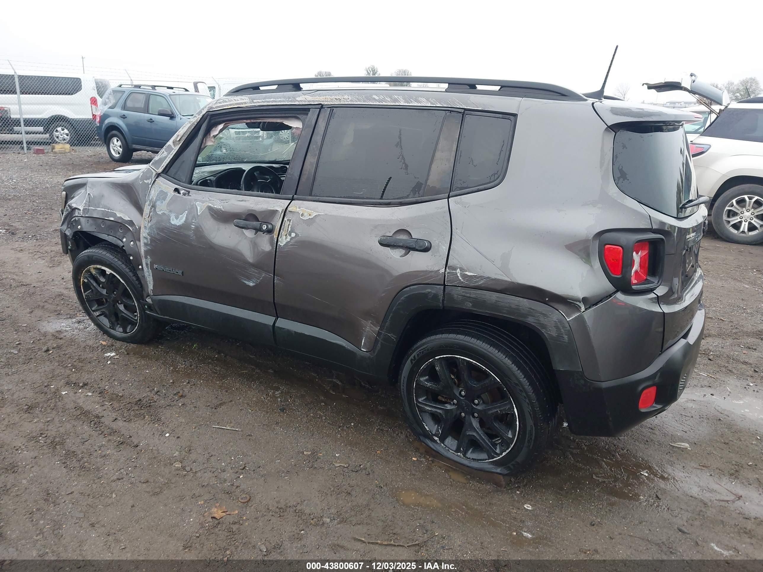 JEEP RENEGADE image 3