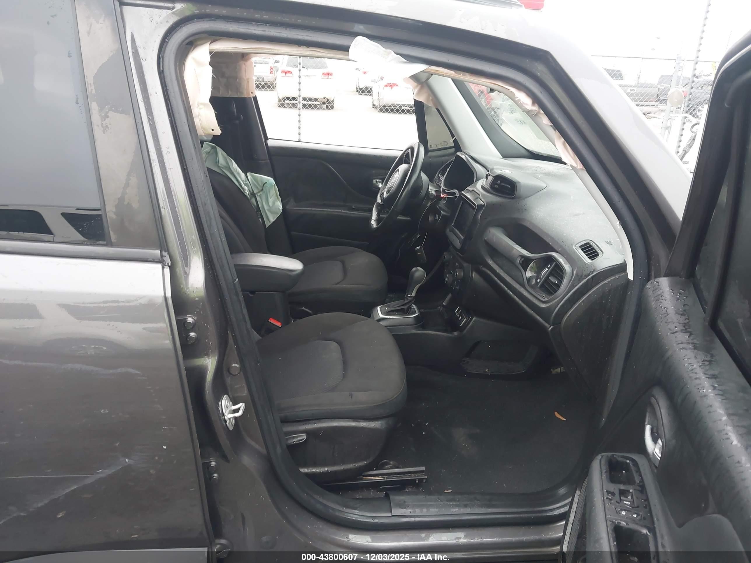JEEP RENEGADE image 5