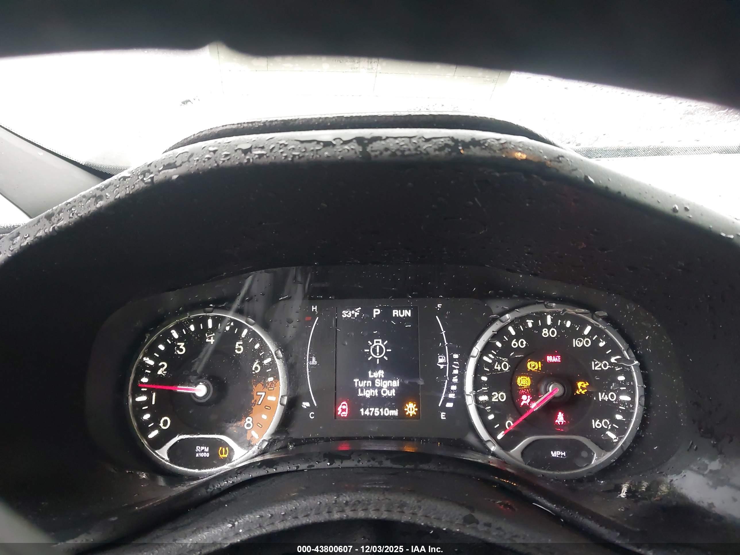JEEP RENEGADE image 7