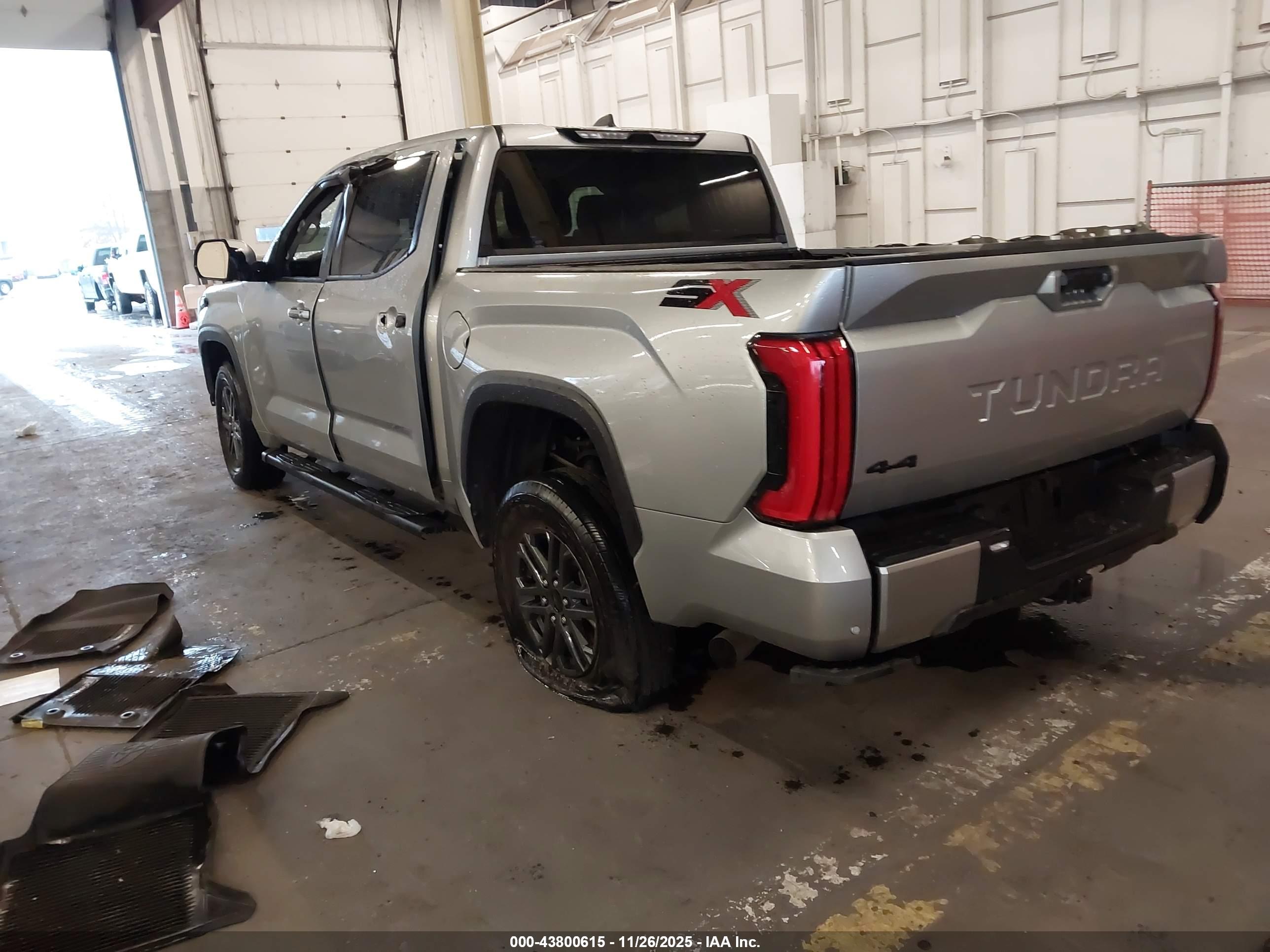 TOYOTA TUNDRA image 3