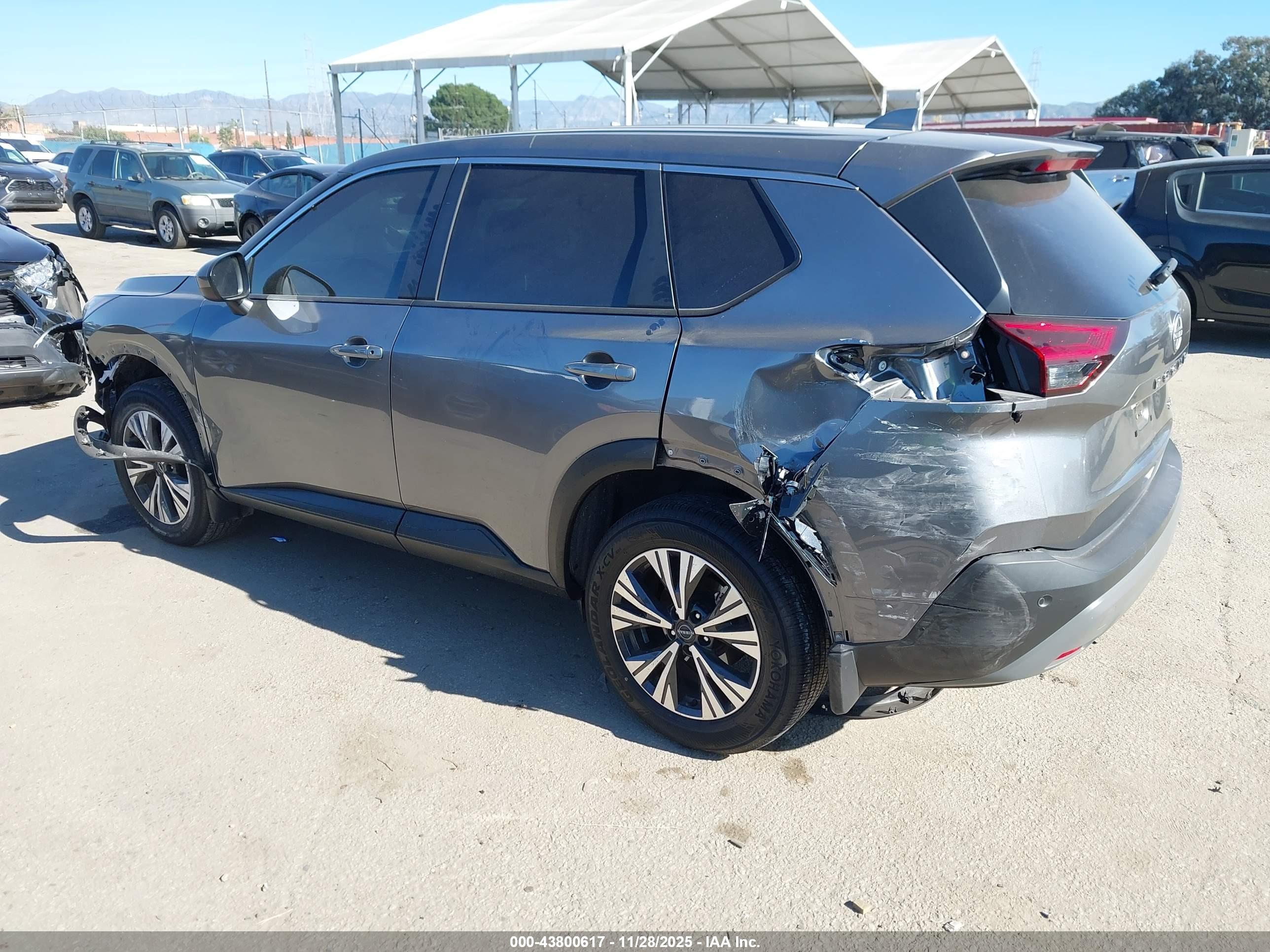 NISSAN ROGUE image 3