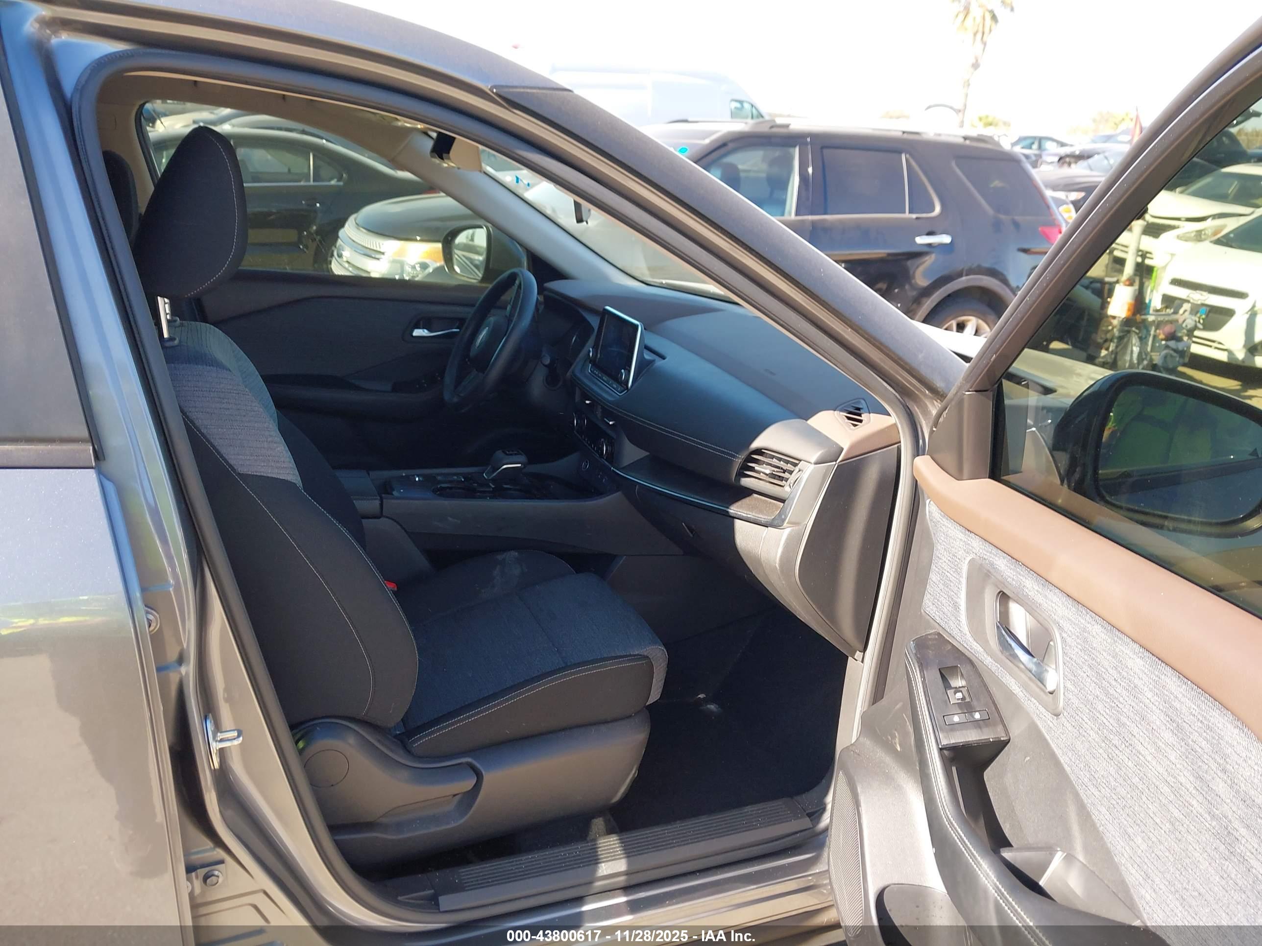 NISSAN ROGUE image 5