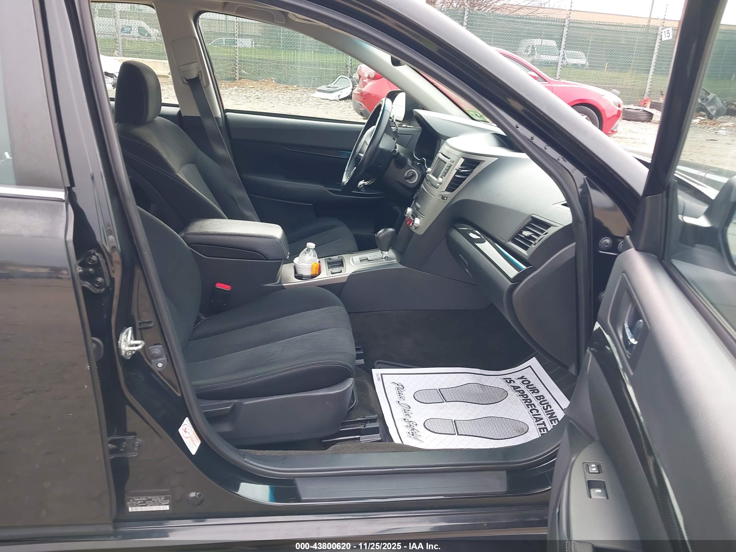 SUBARU LEGACY image 5