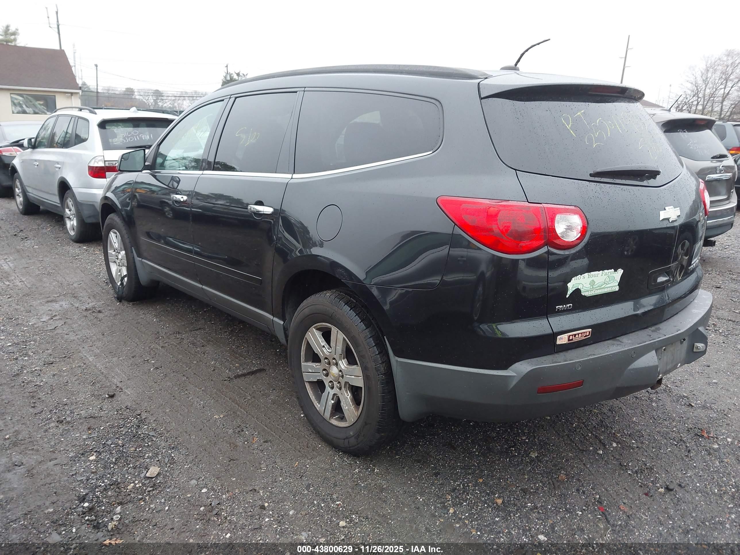 CHEVROLET TRAVERSE image 3