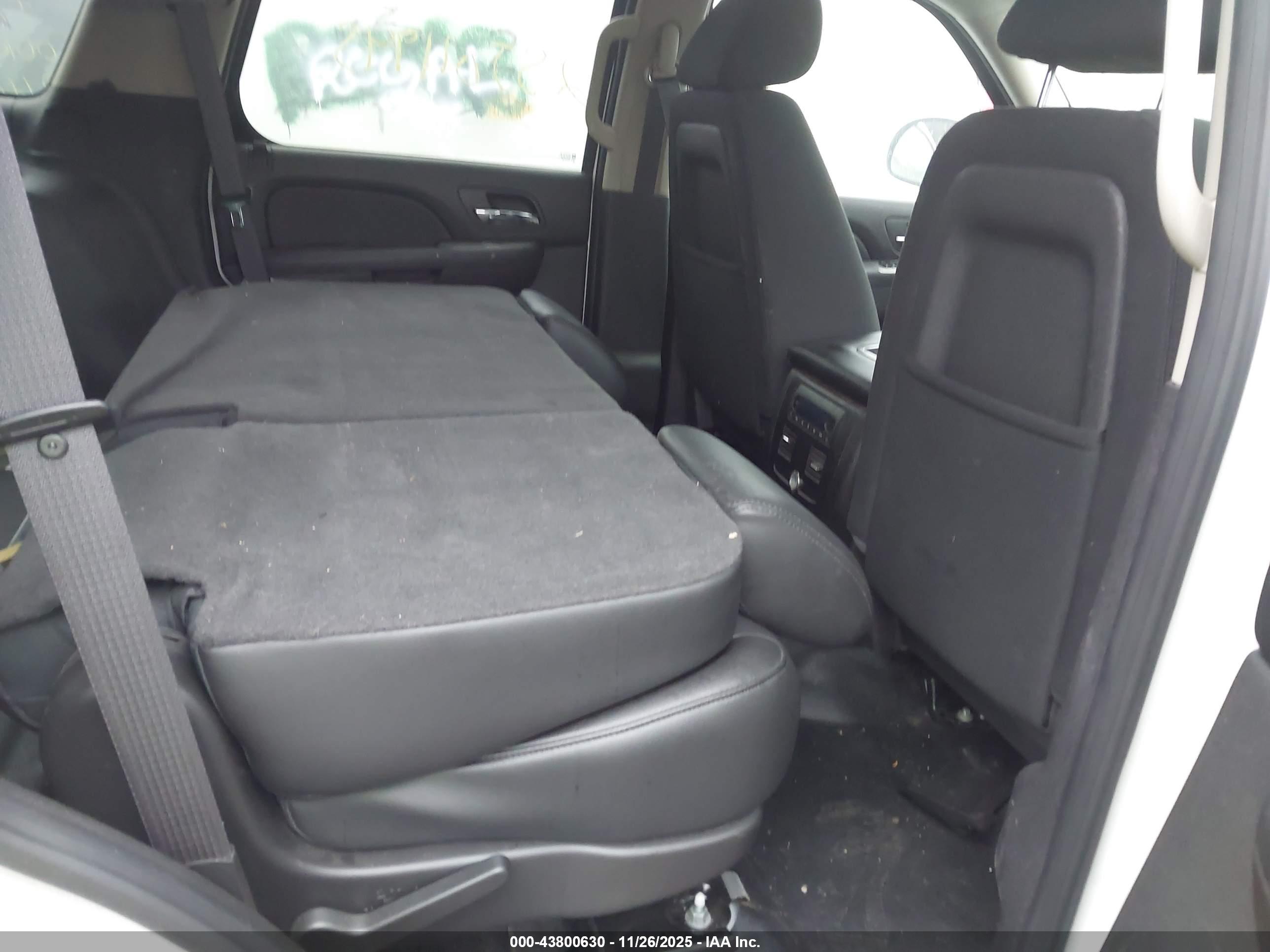 CHEVROLET TAHOE image 8