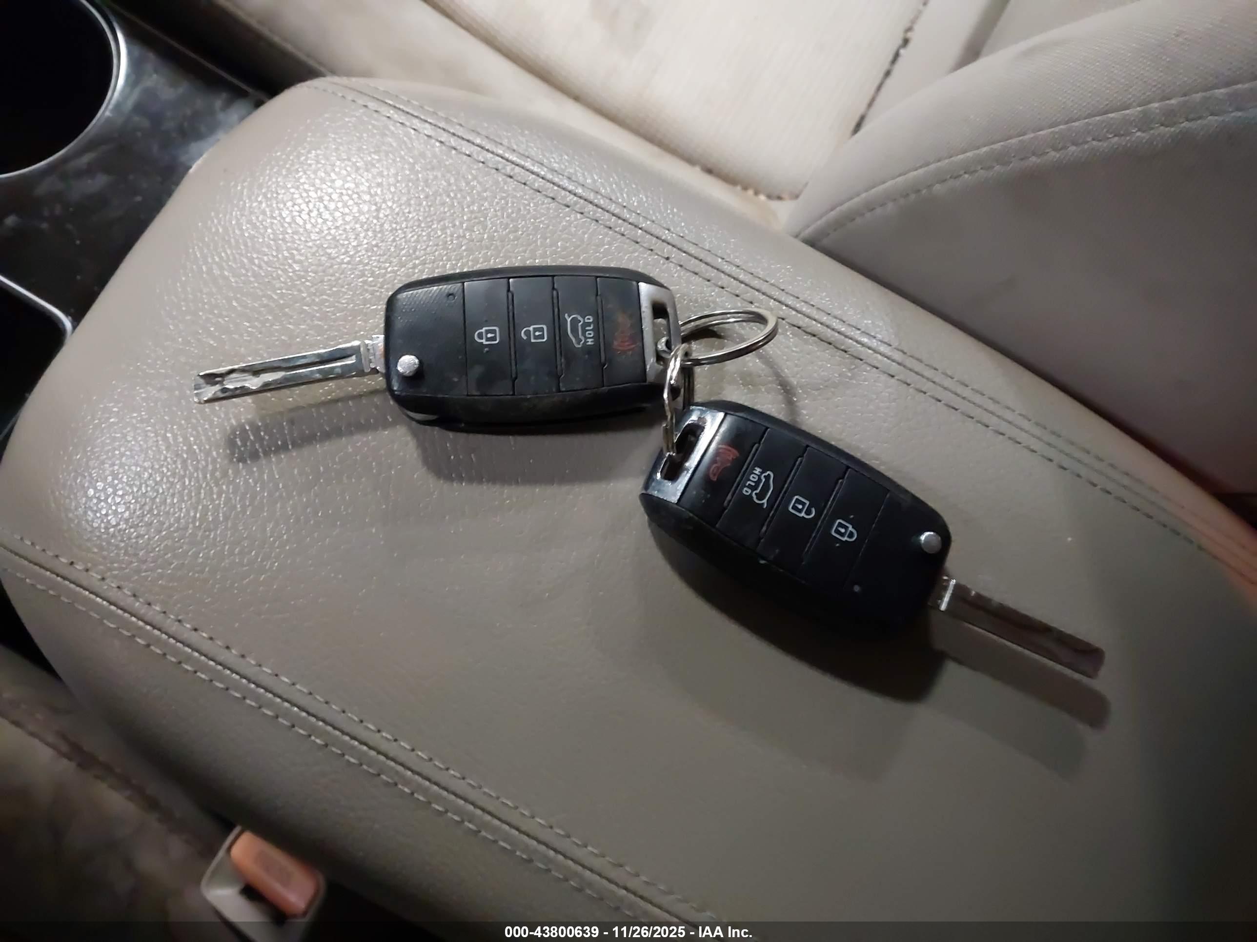 KIA SORENTO image 11