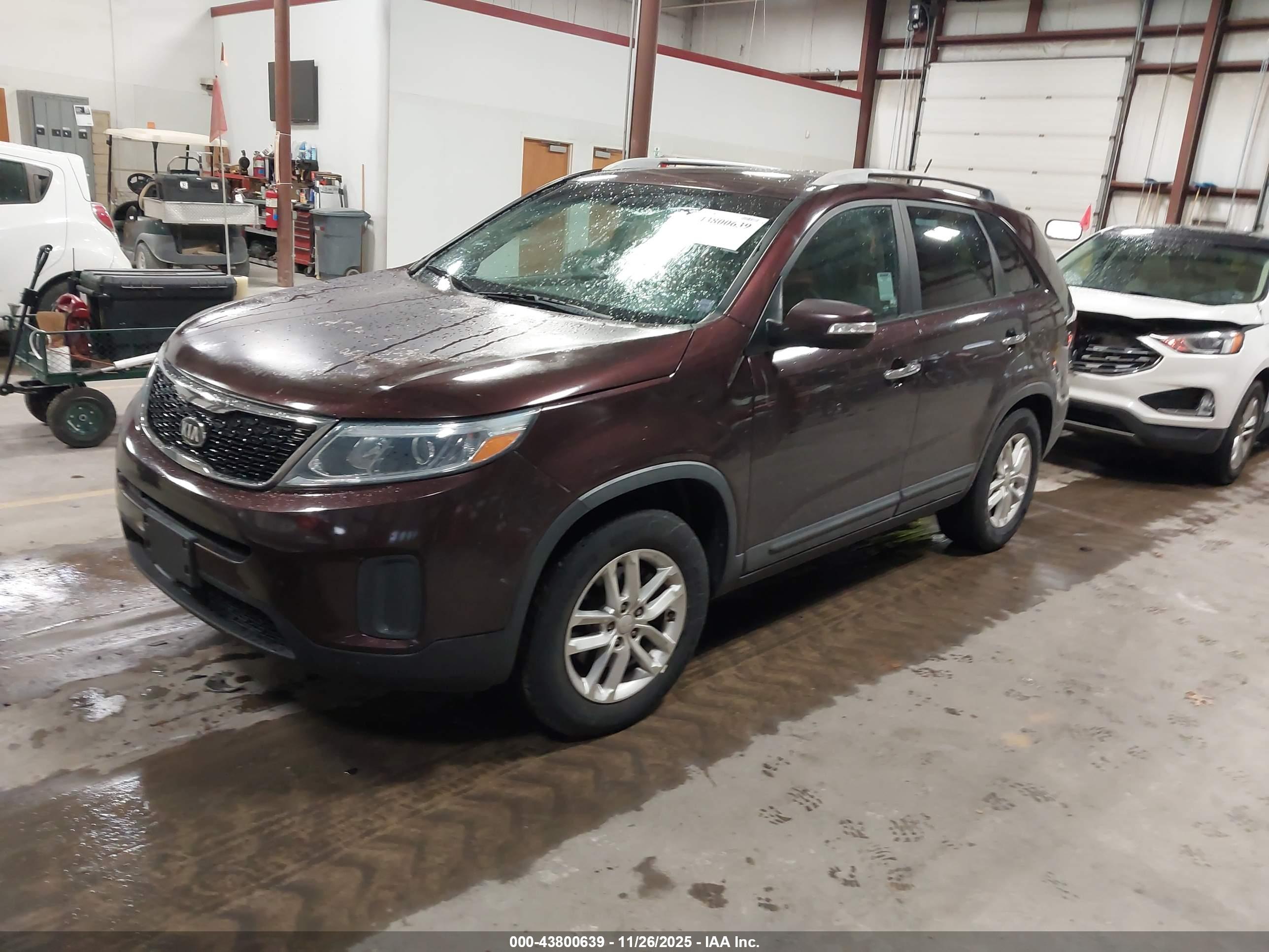 KIA SORENTO image 2