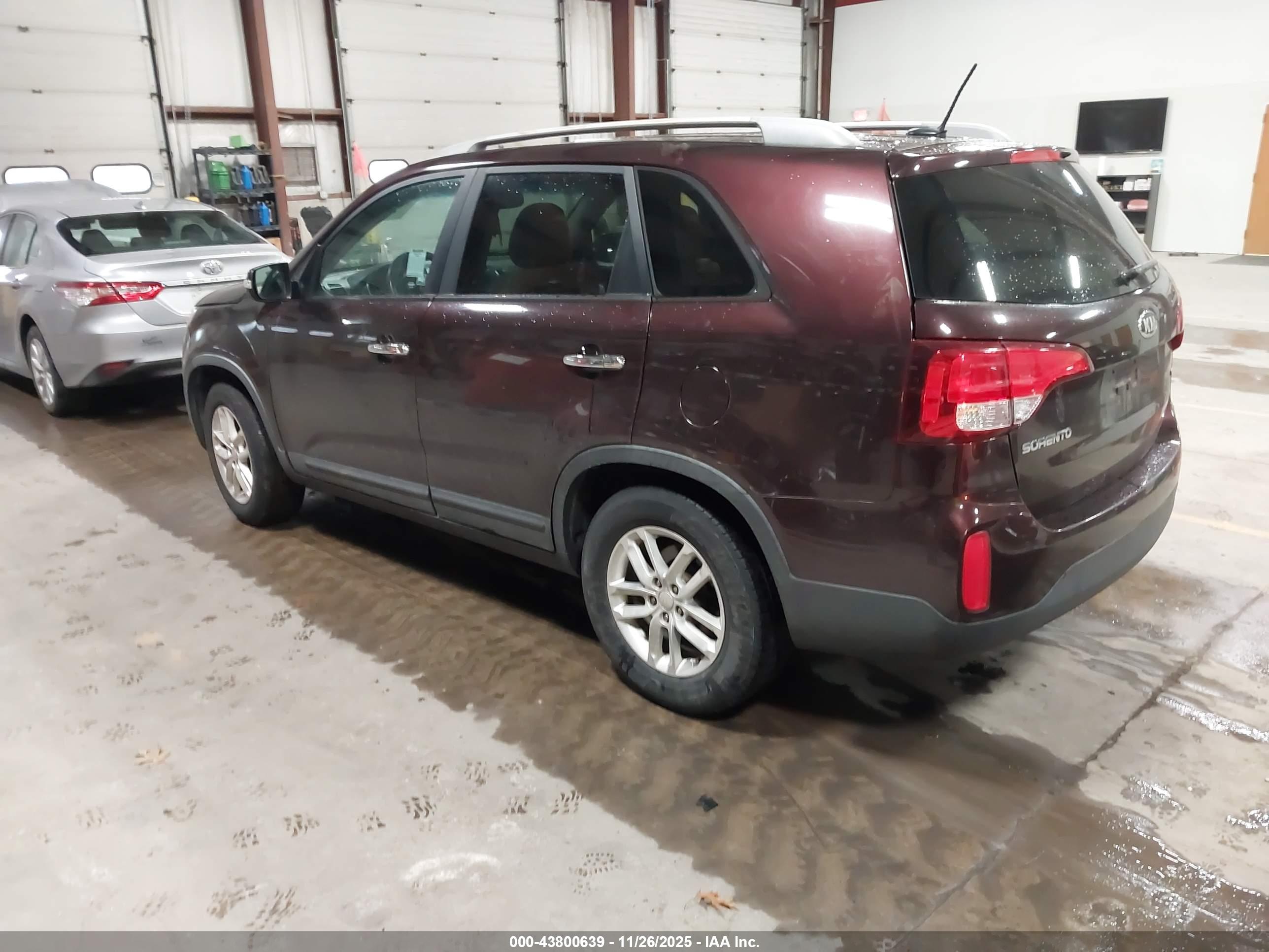 KIA SORENTO image 3