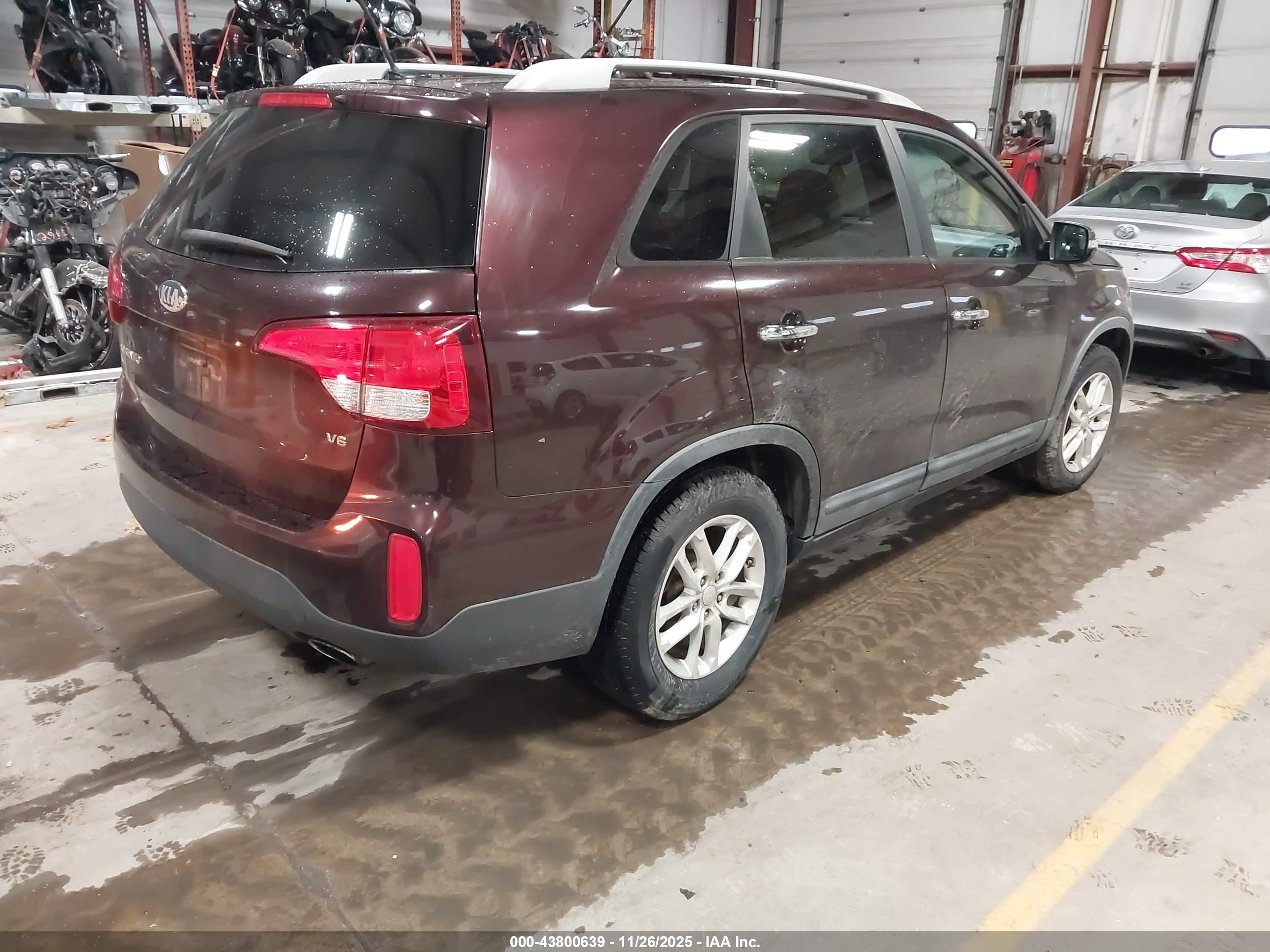 KIA SORENTO image 4