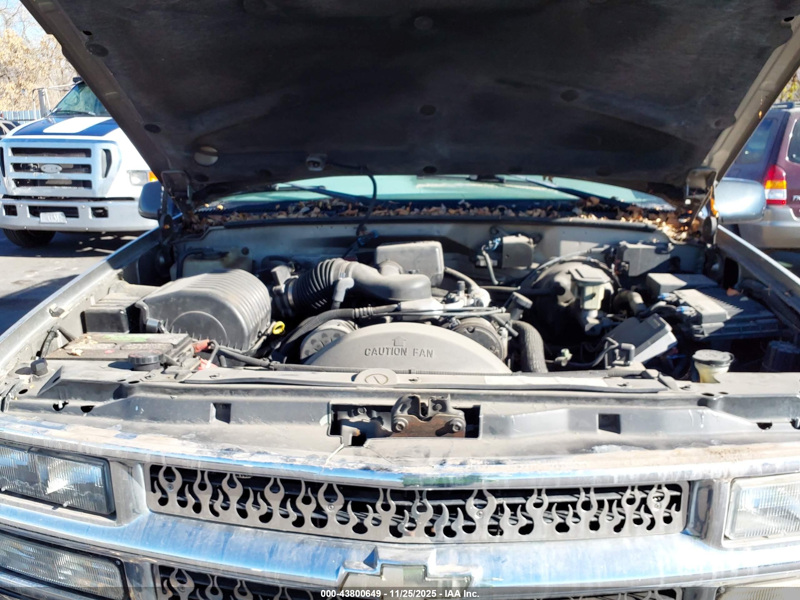 CHEVROLET TAHOE image 10