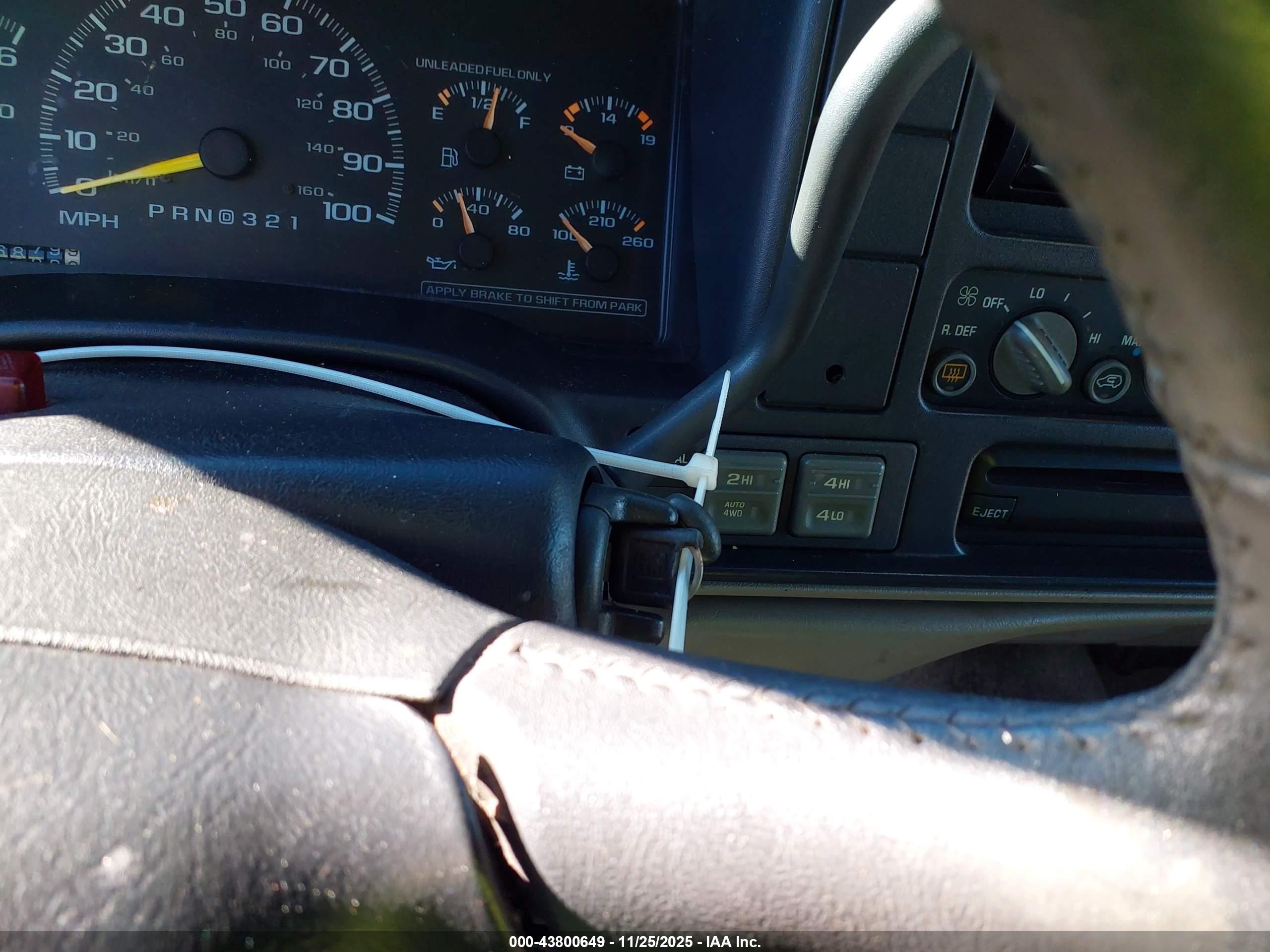 CHEVROLET TAHOE image 11