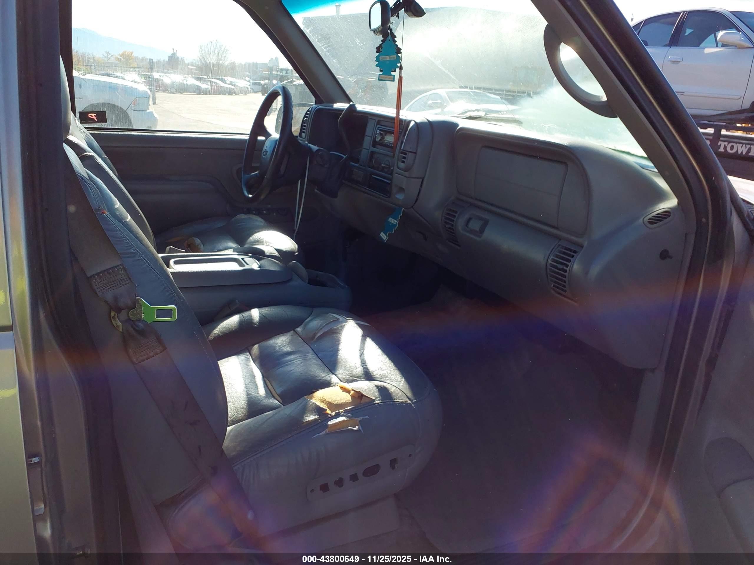 CHEVROLET TAHOE image 5