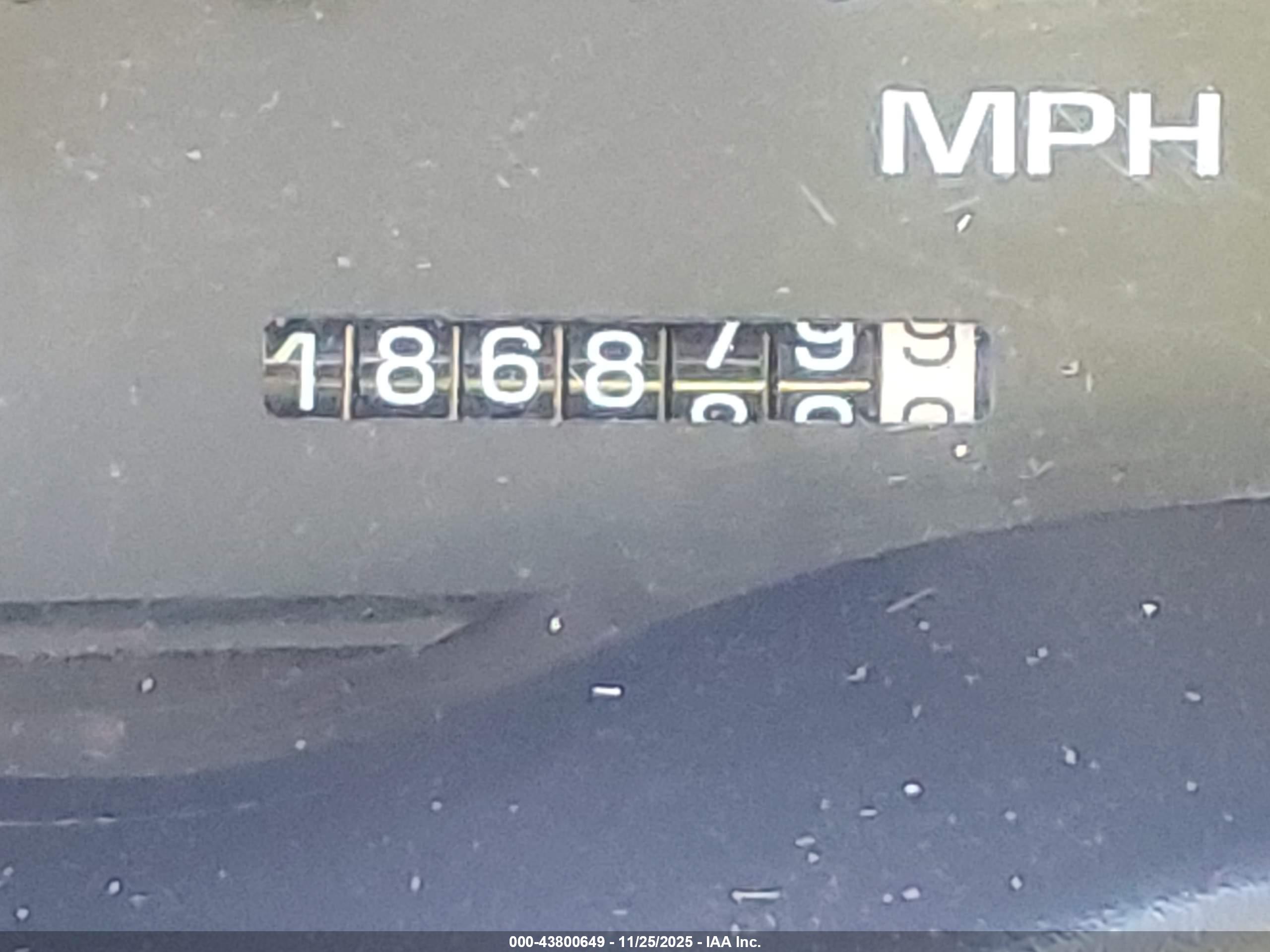 CHEVROLET TAHOE image 7