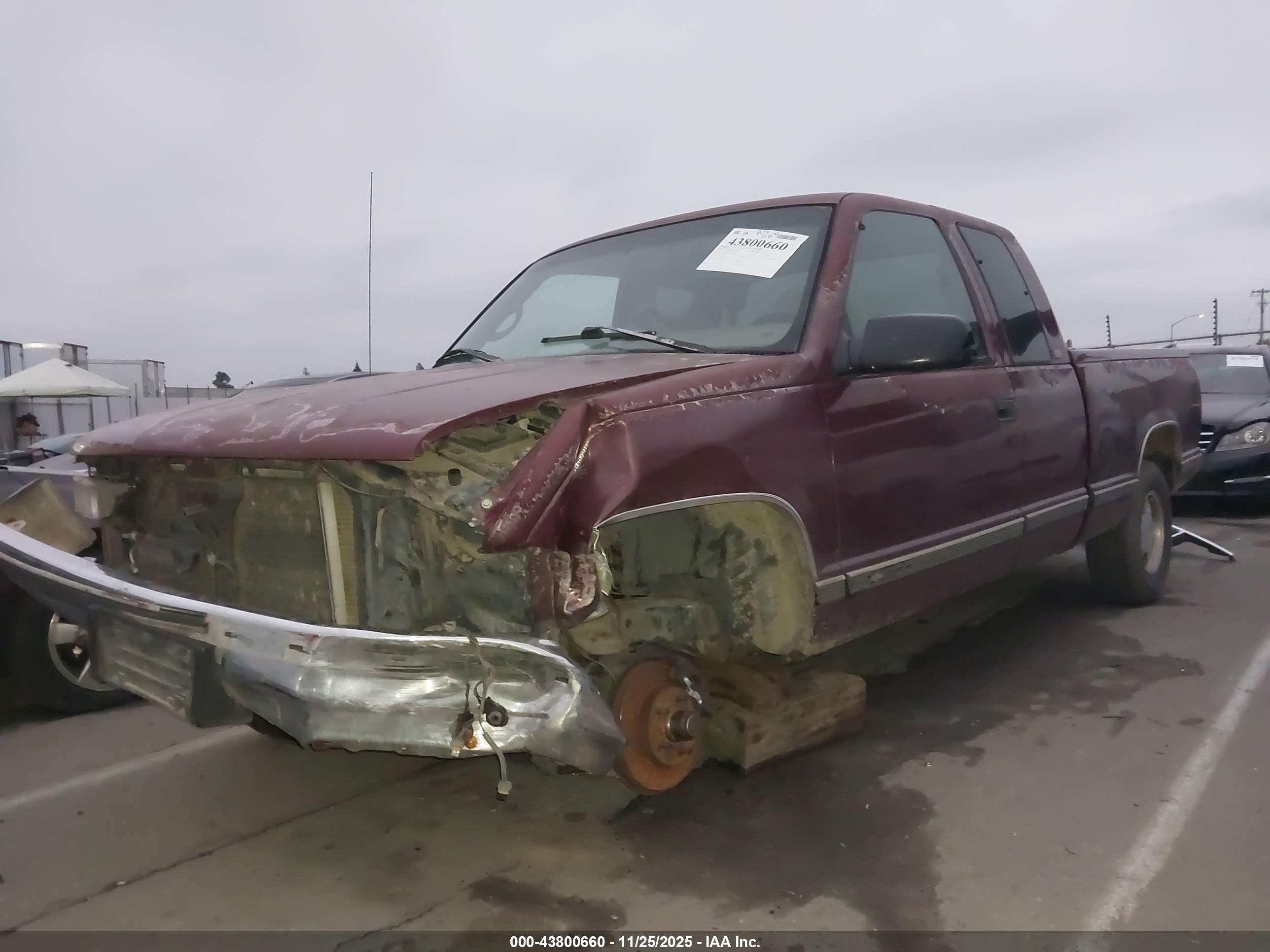 CHEVROLET GMT-400 image 2